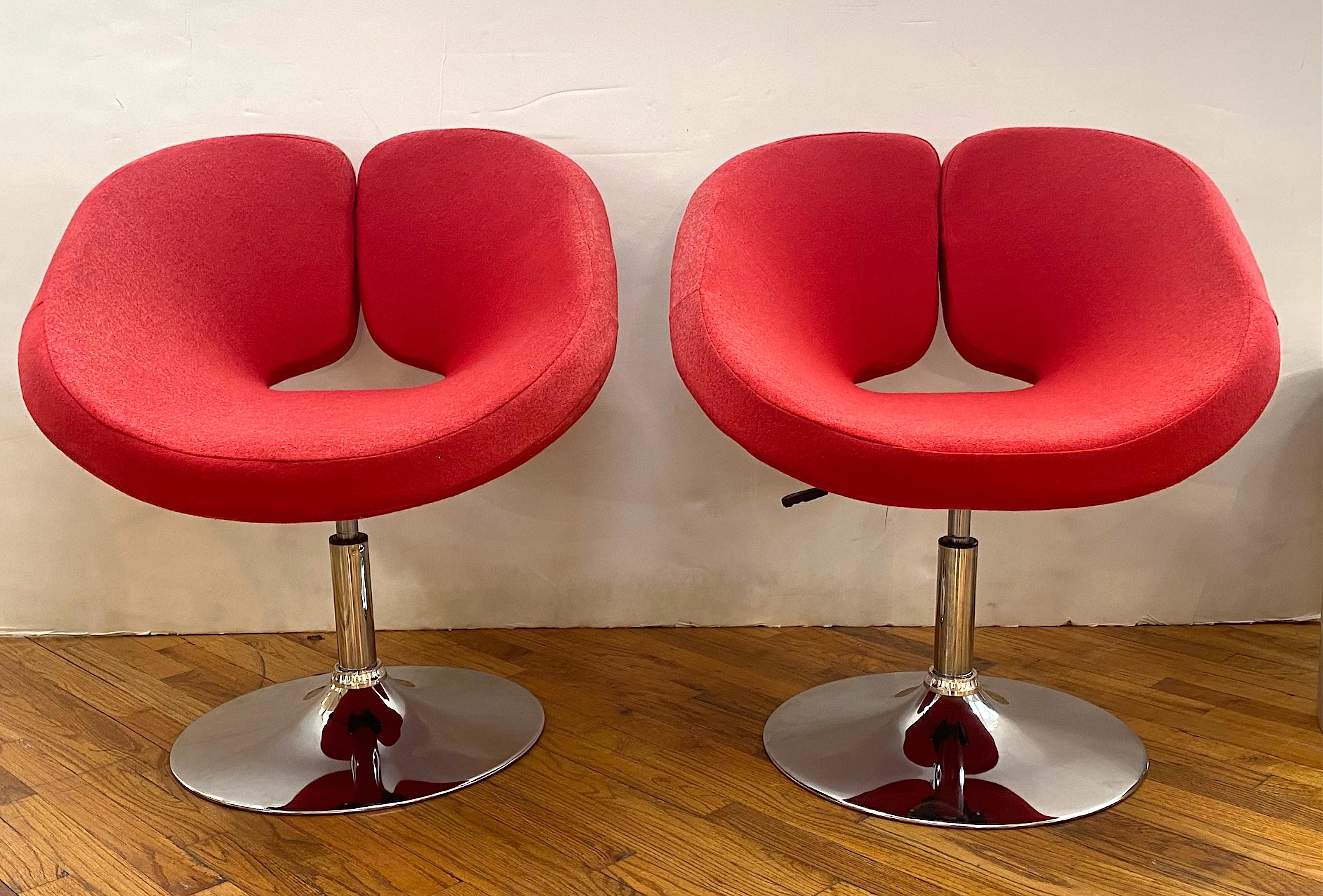 Late 20th Century Pair of 1980s Modern Design Adjustable Red Ribbon Chairs