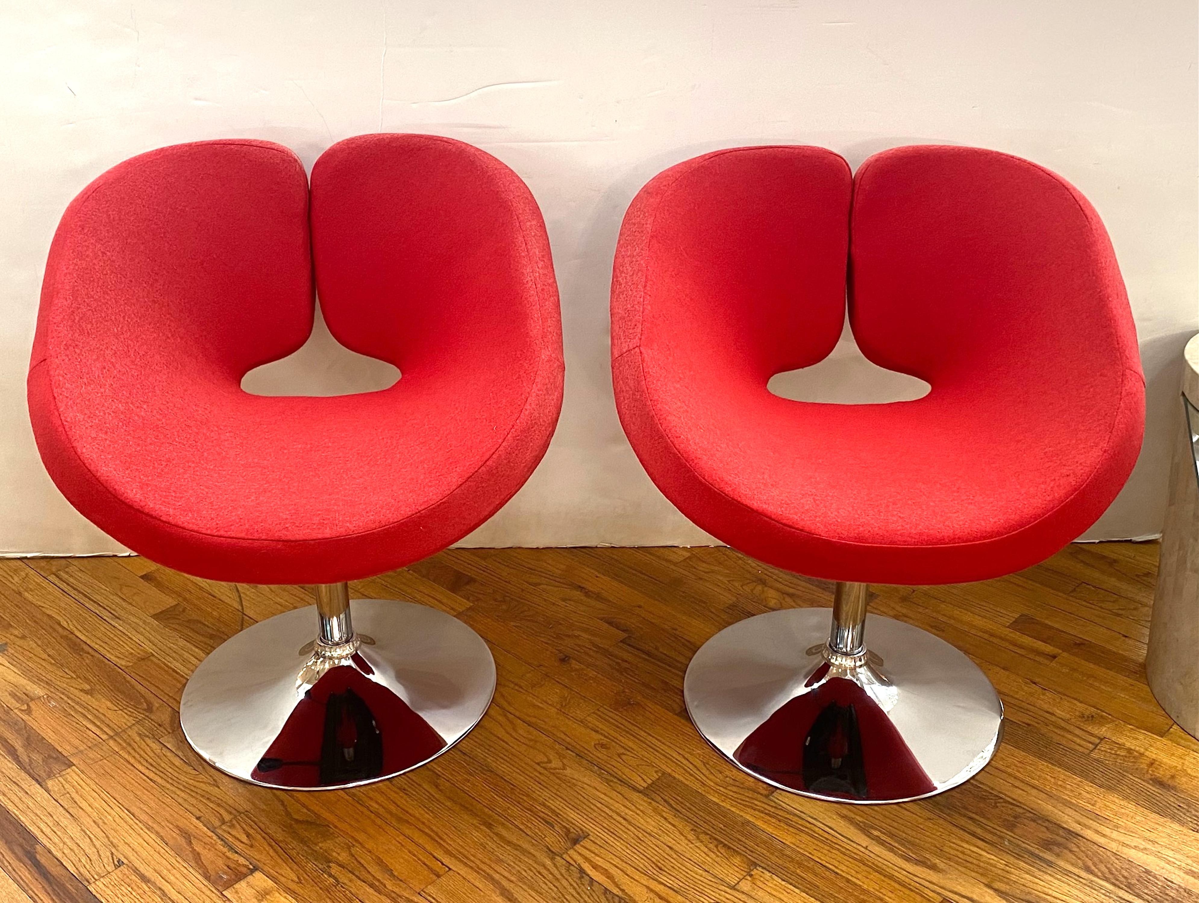 Fabric Pair of 1980s Modern Design Adjustable Red Ribbon Chairs
