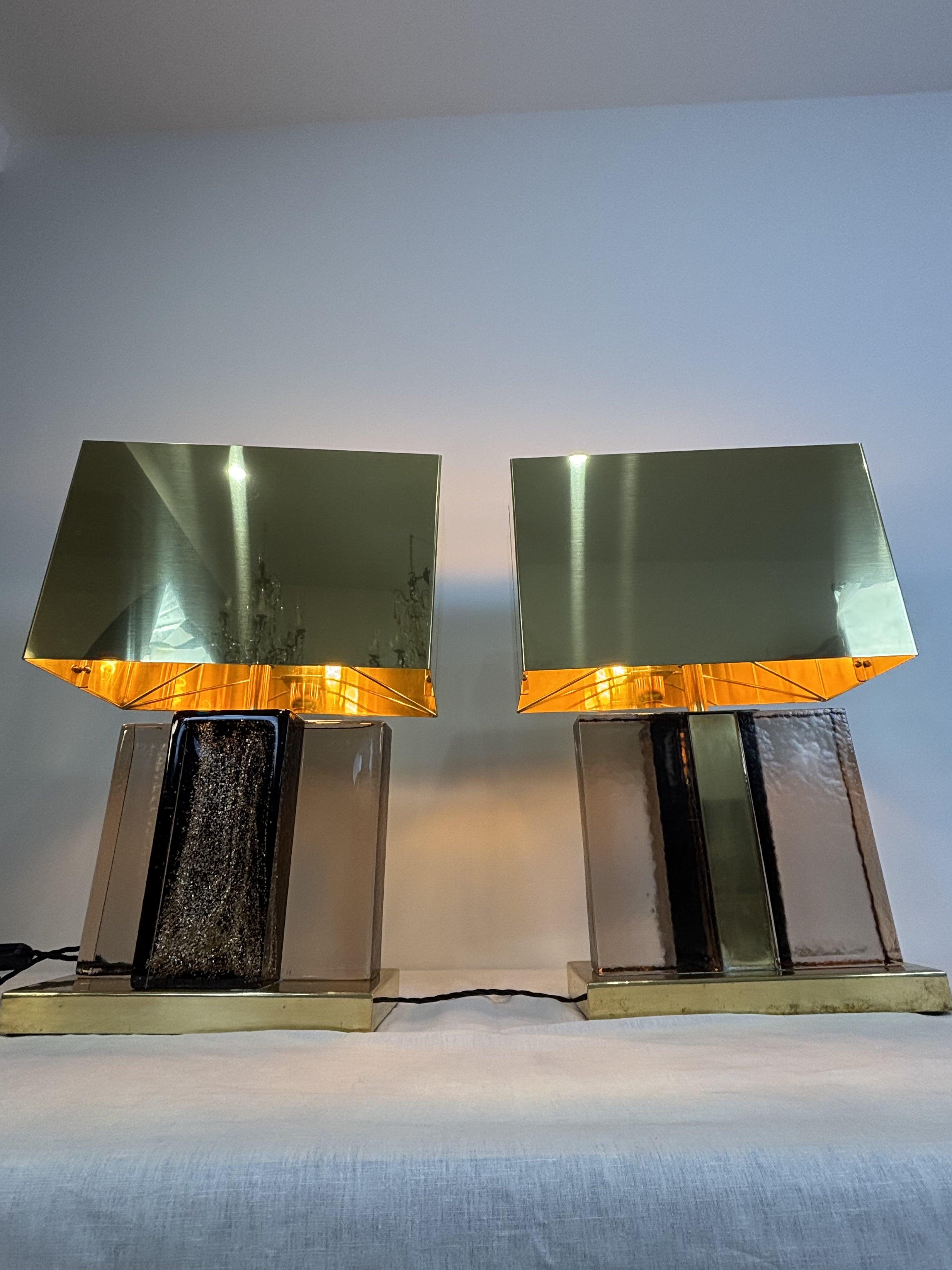 Paire de lampes de table en verre de Murano et laiton des années 1980, 20e siècle, Italie en vente 9