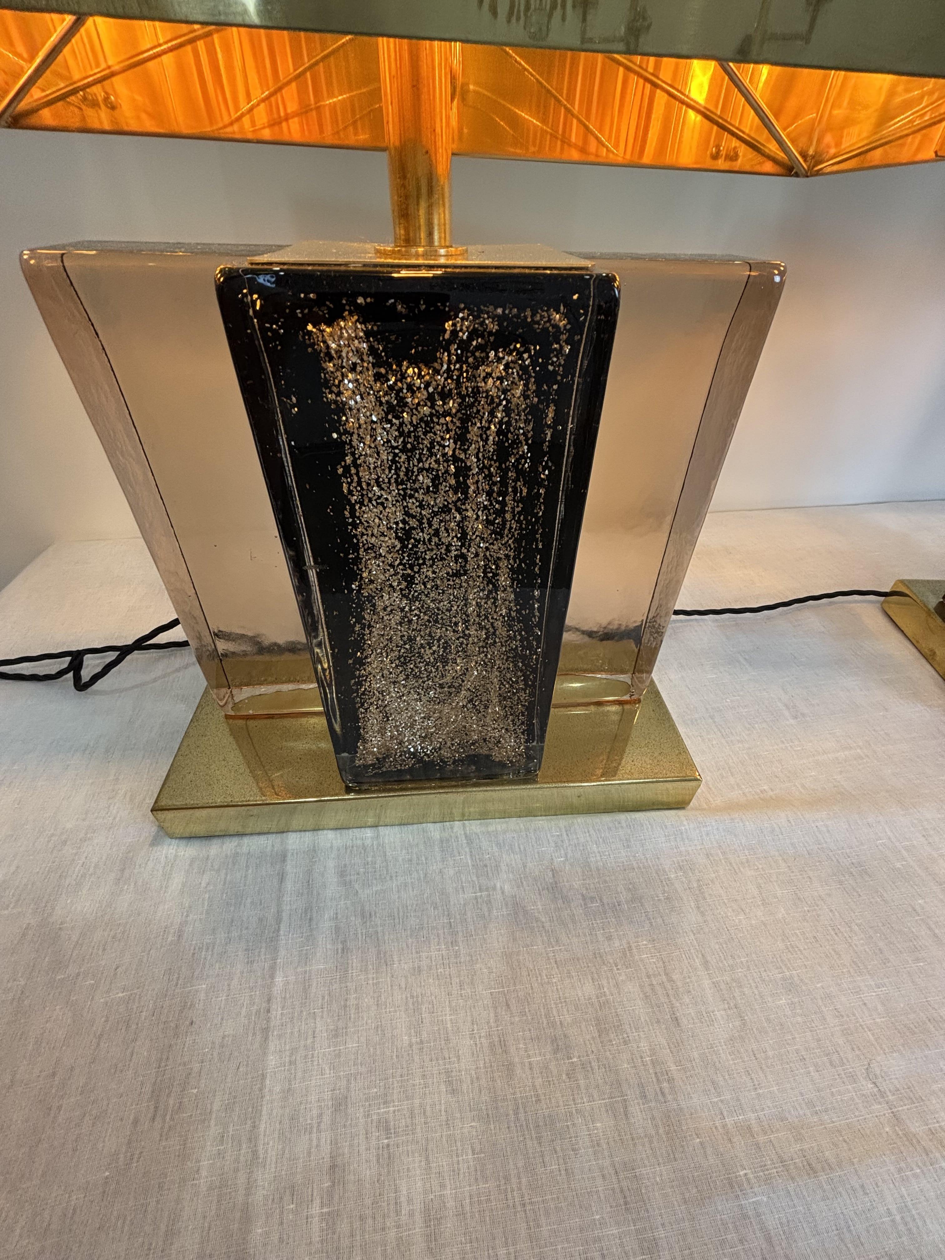Paire de lampes de table en verre de Murano et laiton des années 1980, 20e siècle, Italie en vente 2