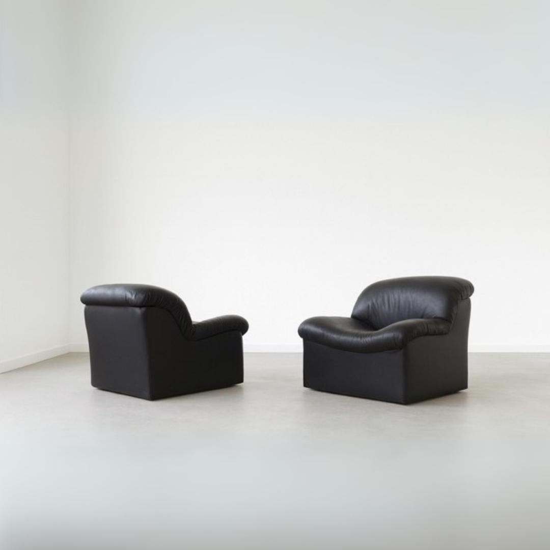 Late 20th Century Pair of 1980s Postmodern Sculptural Foam Lounge Chairs For Sale