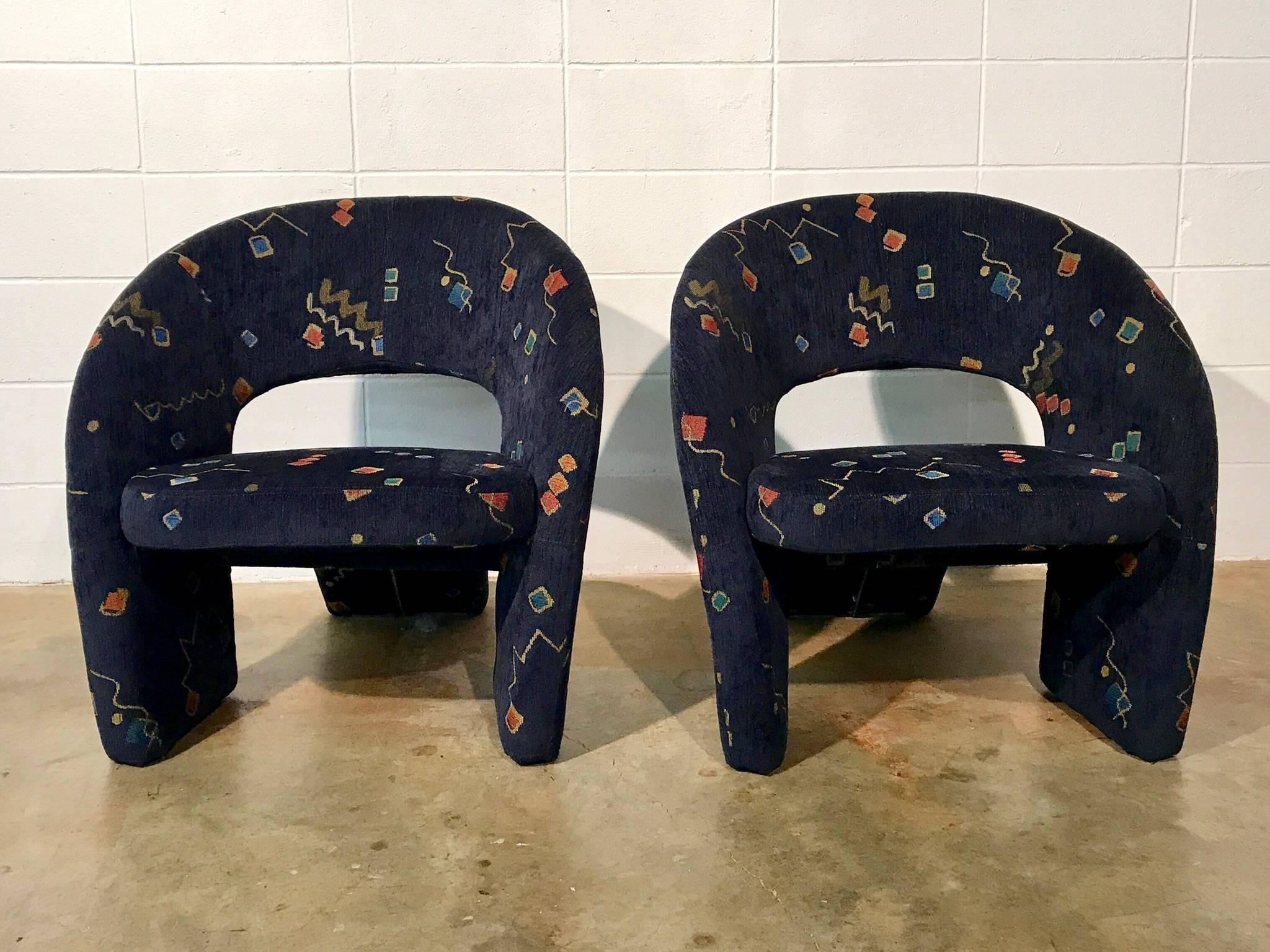 Pair of 1980s Sculptural Lounge Chairs in Original Fabric 4