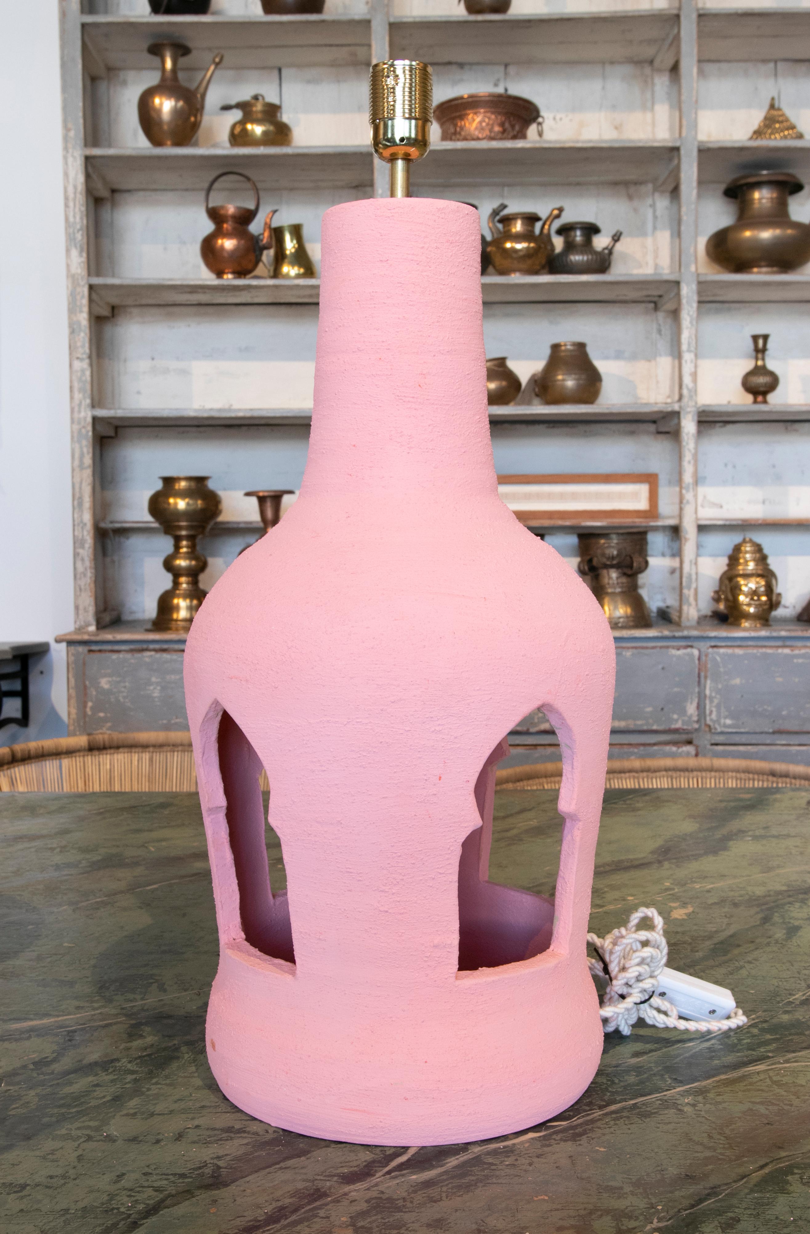 Pair of 1980s Spanish Handcrafted pink painted Ceramic Table Lamps In Good Condition For Sale In Marbella, ES