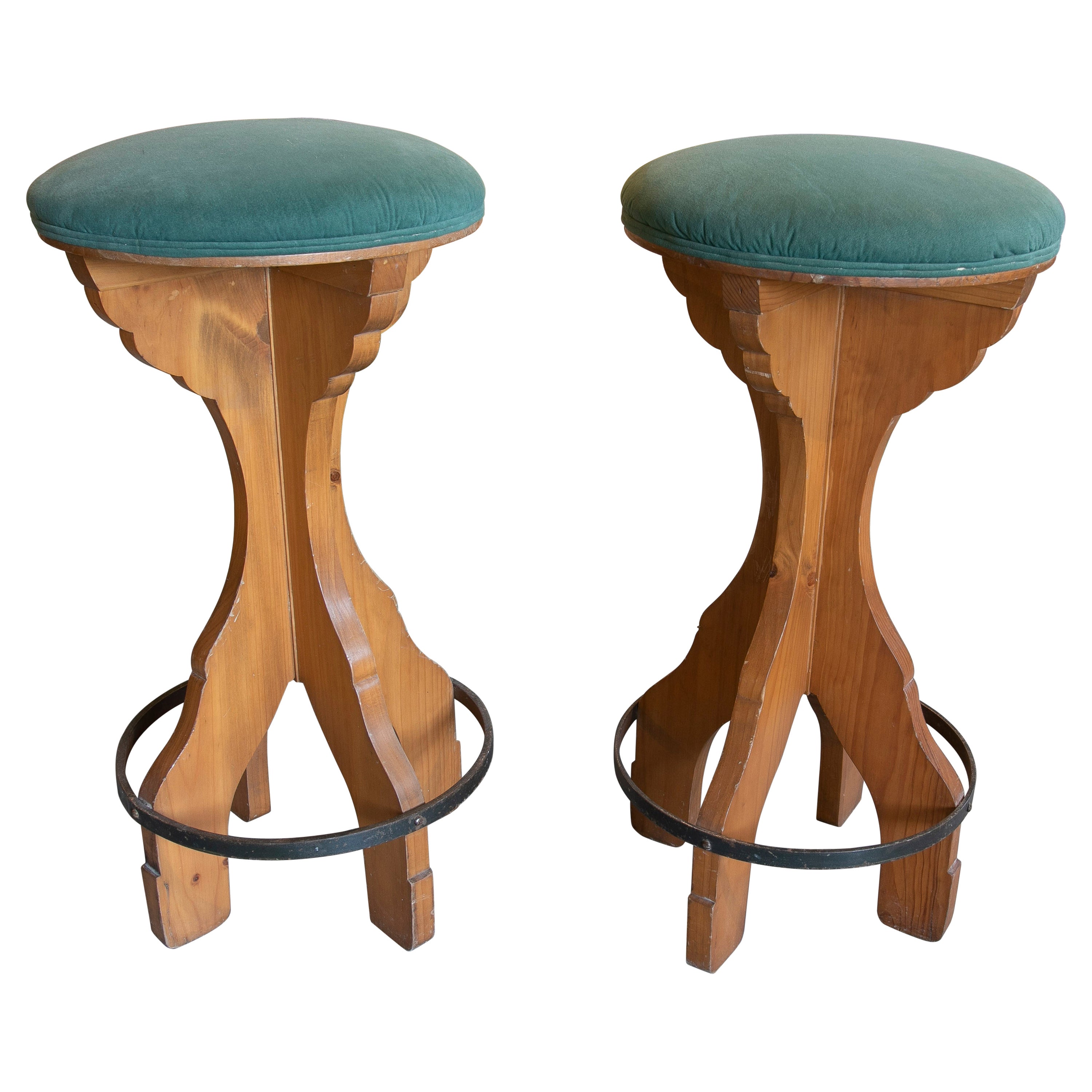 Coppia di sgabelli spagnoli in legno degli anni '80 con sedili imbottiti color verde acqua