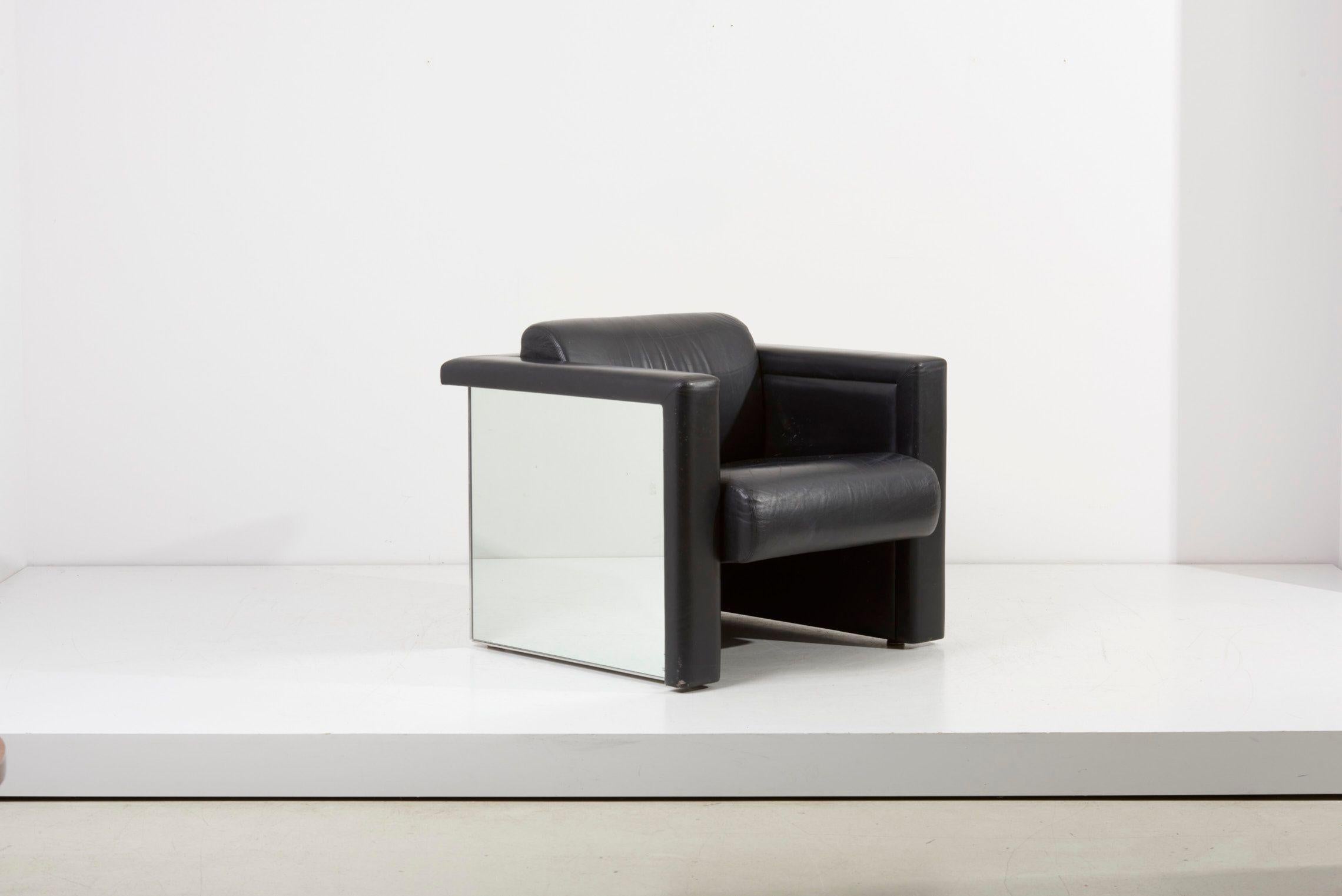 Black Leather Mirror Pair of Trix & Robert Haussmann for Knoll Lounge Chair  In Good Condition For Sale In Berlin, DE
