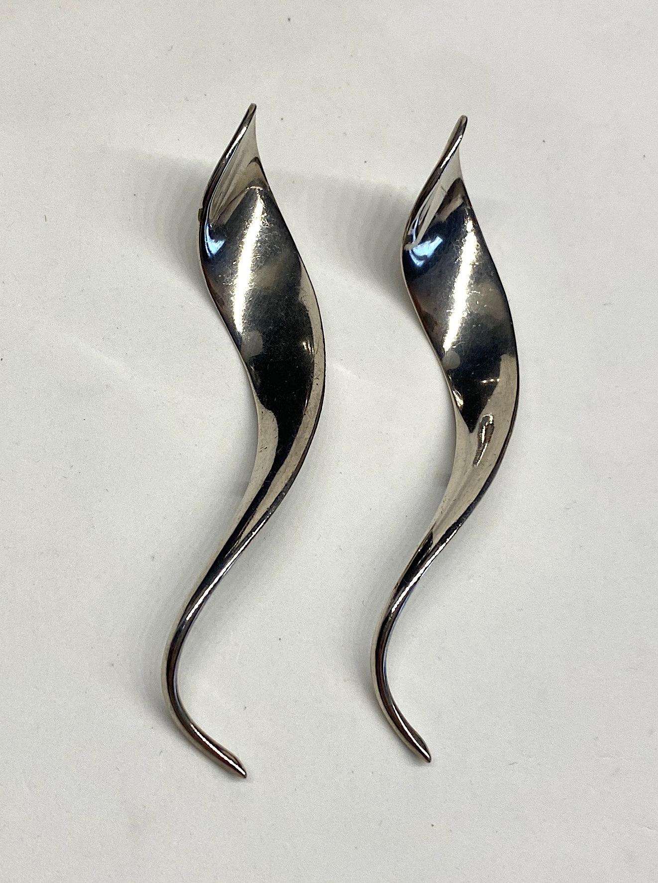  Pair of 1990s Abstract Sterling Silver Brooches In Good Condition In New York, NY
