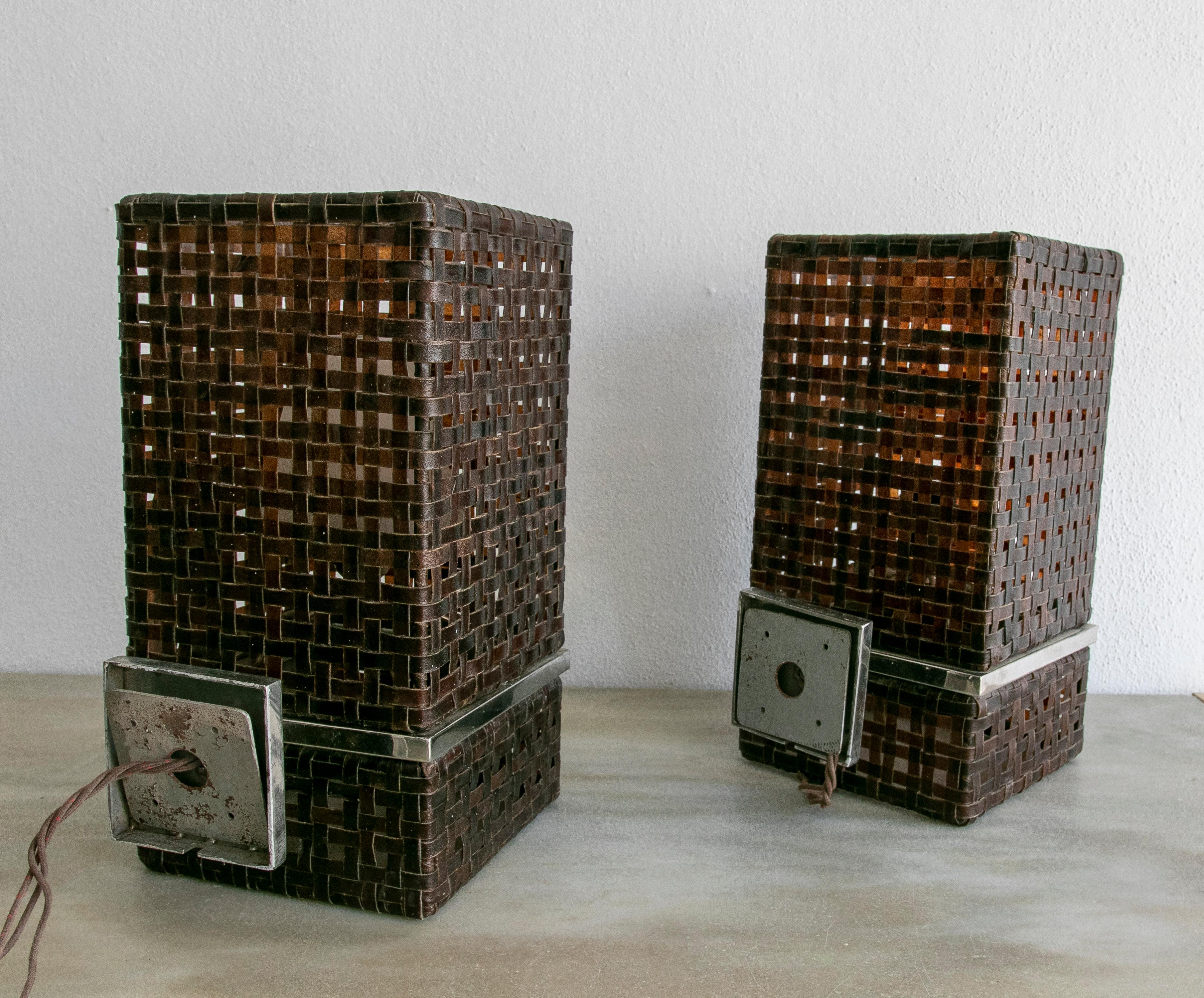 20th Century Pair of 1990s Italian Hand Woven Leather & Steel Designer Table Lamps  For Sale