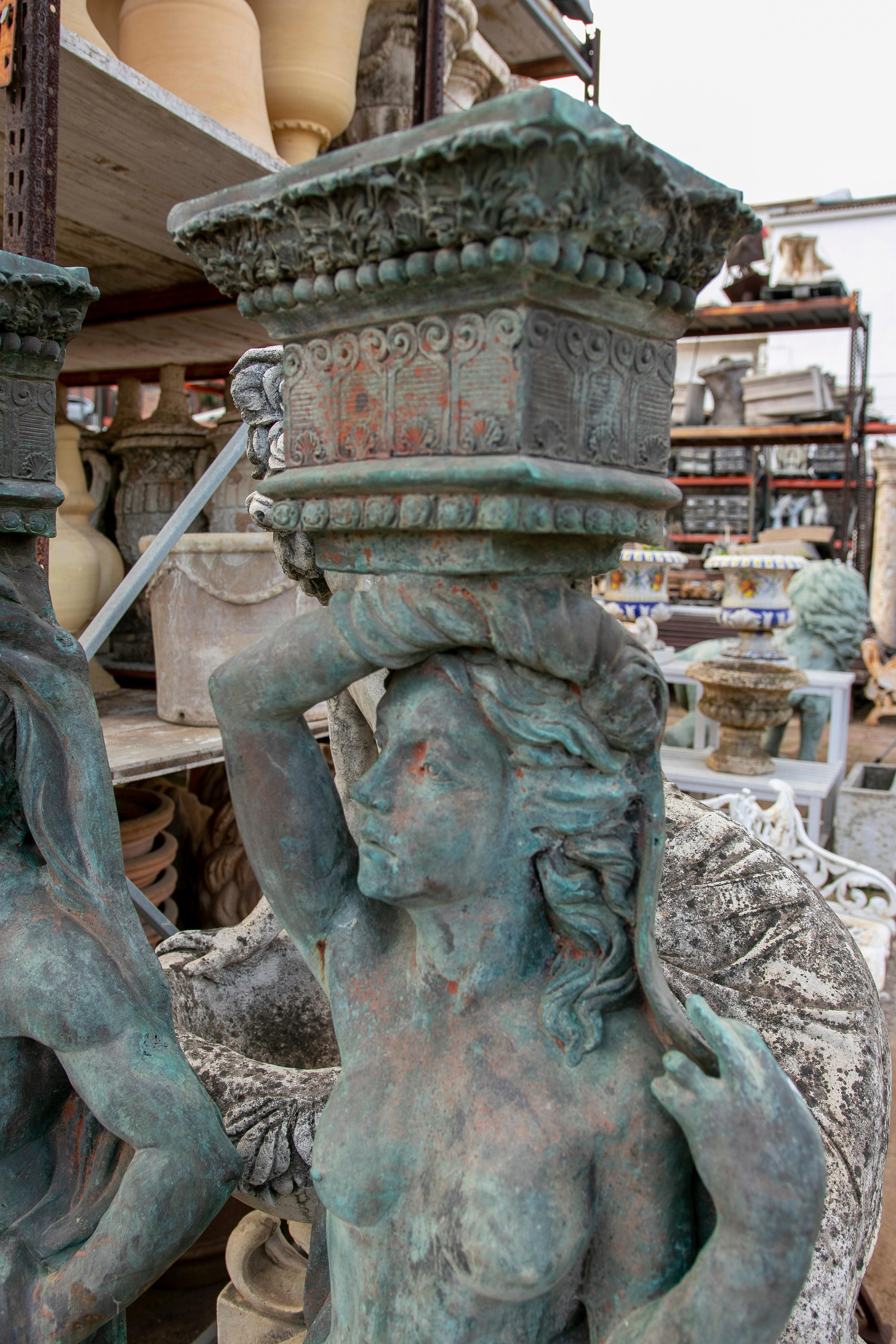 Paar 1990er Jahre Gussbronze Karyatide & Atlante Pilastersäulen Skulpturen (Asiatisch) im Angebot