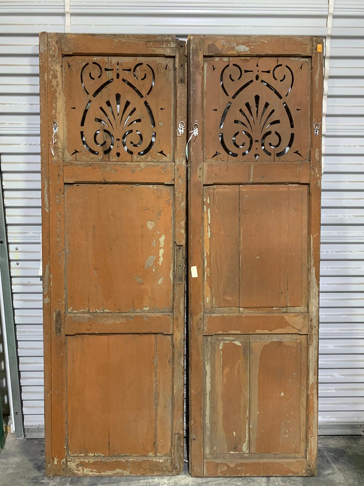 Pair of 19th-20th Century American Painted Shutters with Pierced Top Panel For Sale 8