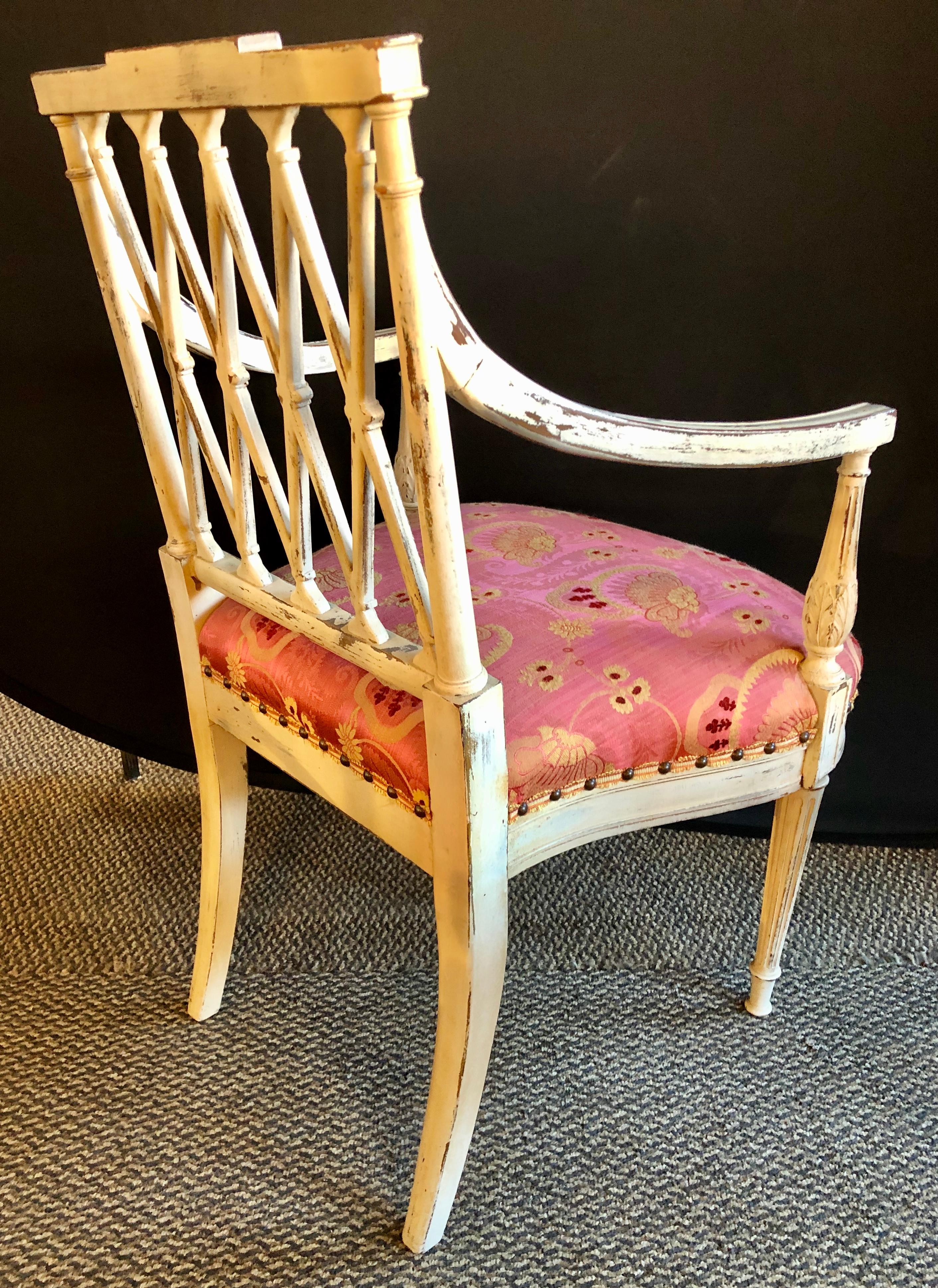 Louis XVI.-Sessel, Gustavianisch, Sessel, weiß lackiertes Holz, Scalamandre-Stoff, 1890er Jahre (Handbemalt) im Angebot