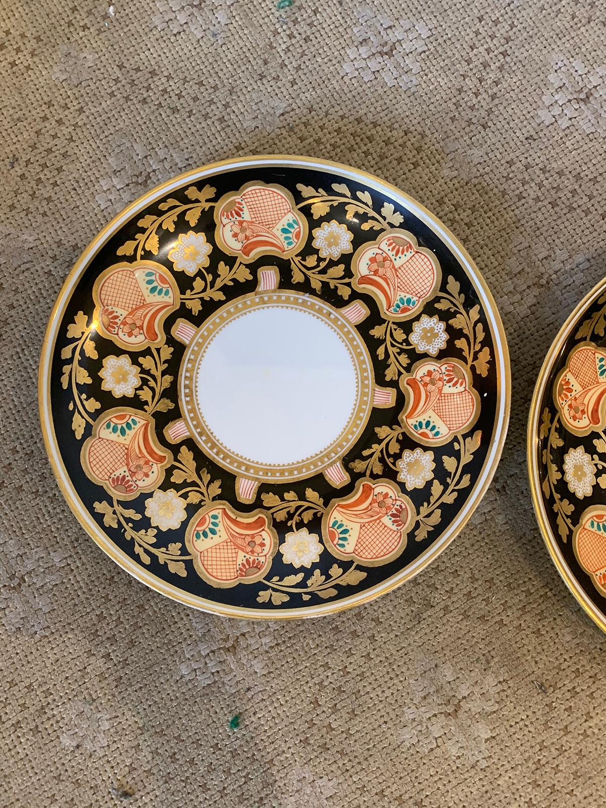 Pair of 19th-20th Century English Porcelain Dinner Plates, Unmarked For Sale 2