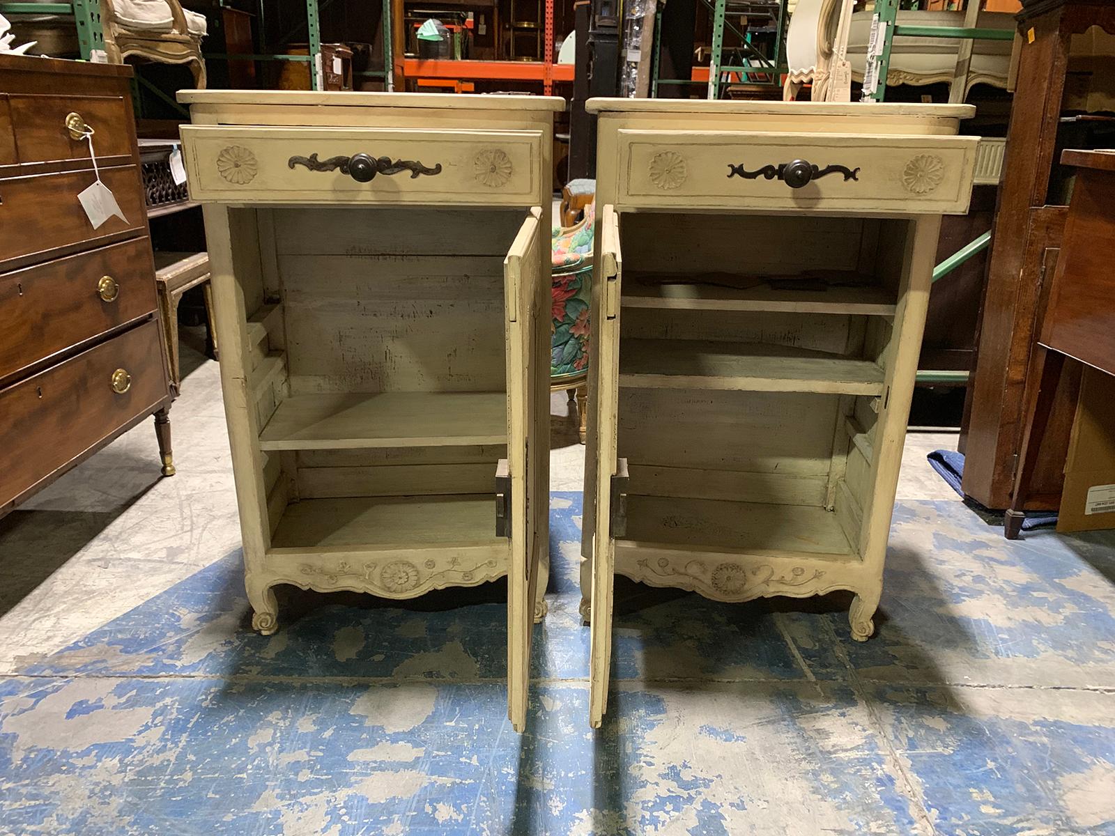 Pair of 19th-20th Century Louis XV Style Provincial Painted Cabinets For Sale 3