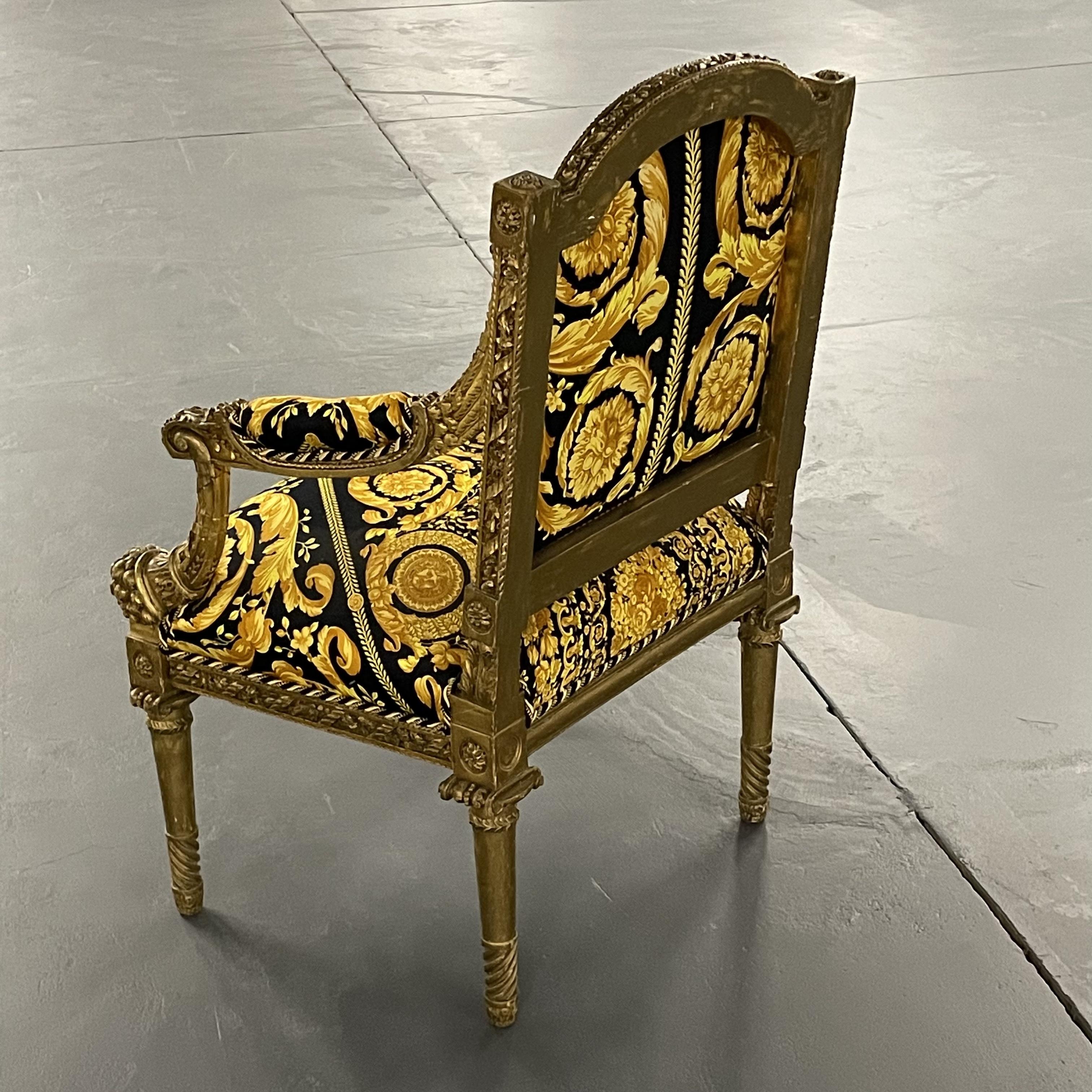 Paire de fauteuils sculptés de style Louis XVI du XIXe-XXe siècle  en vente 2