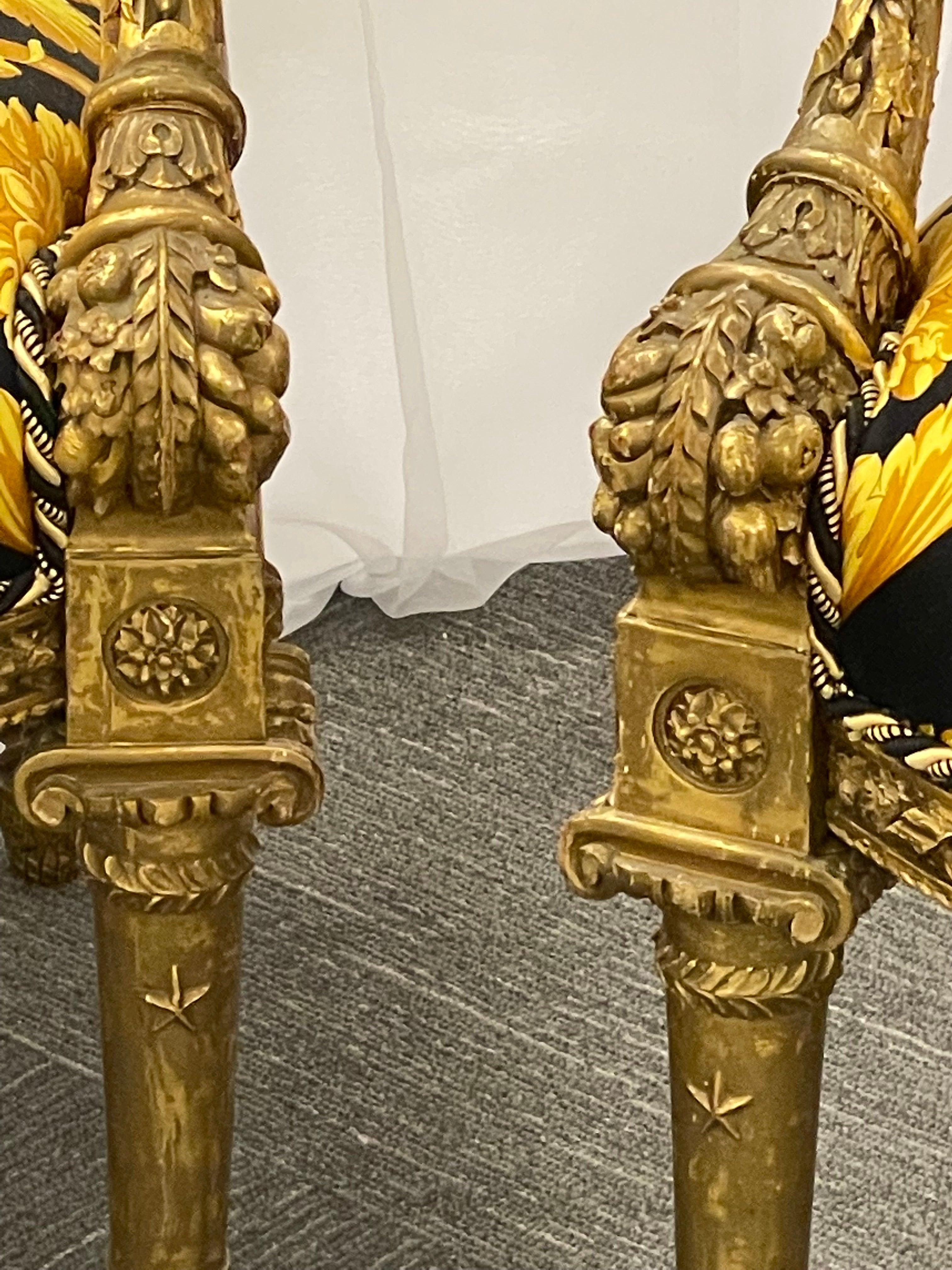 Paar geschnitzte Sessel im Louis-XVI.-Stil des 19. und 20. Jahrhunderts  im Angebot 5