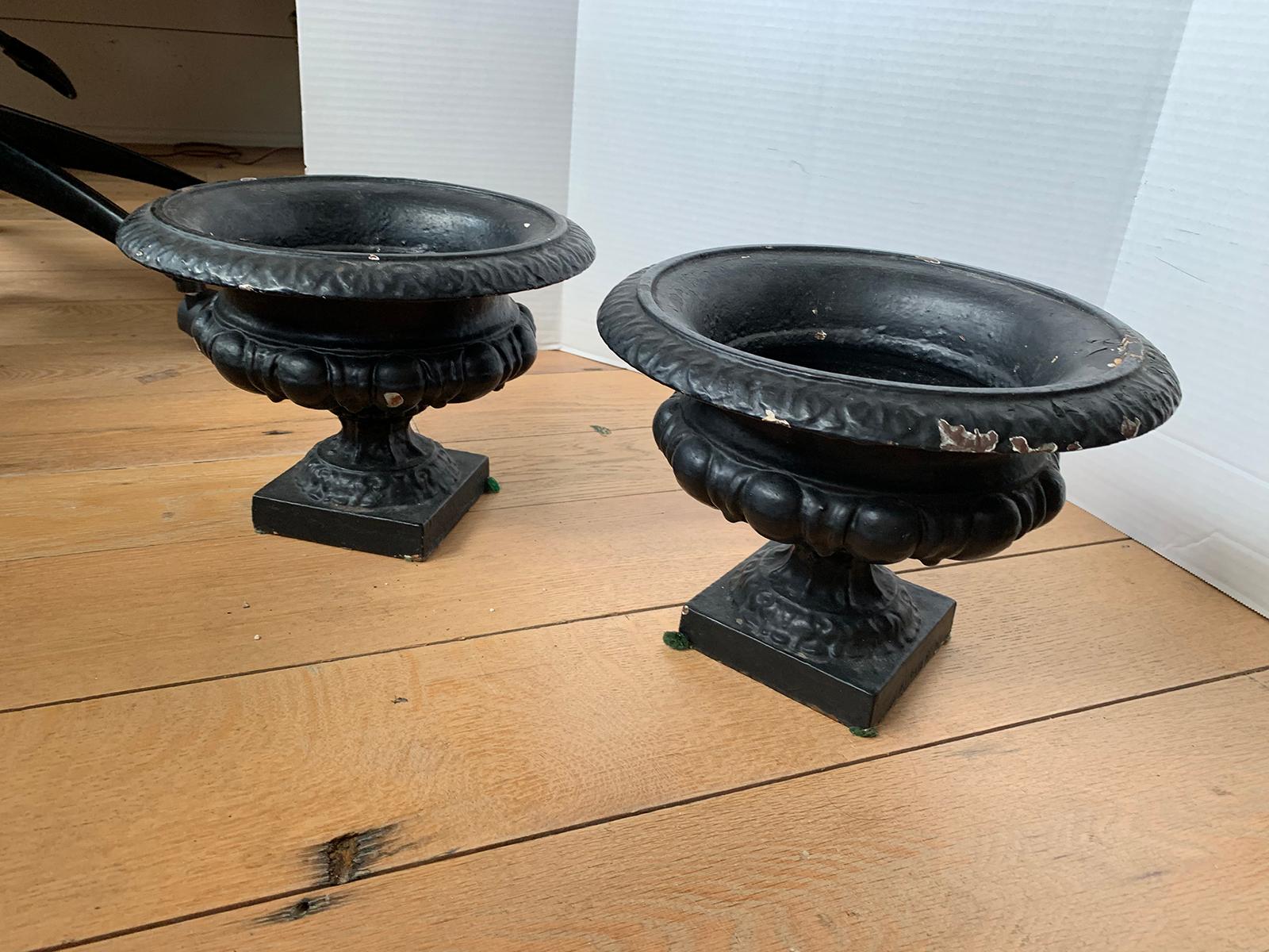 Pair of 19th-20th Century Neoclassical Iron Urns In Good Condition In Atlanta, GA