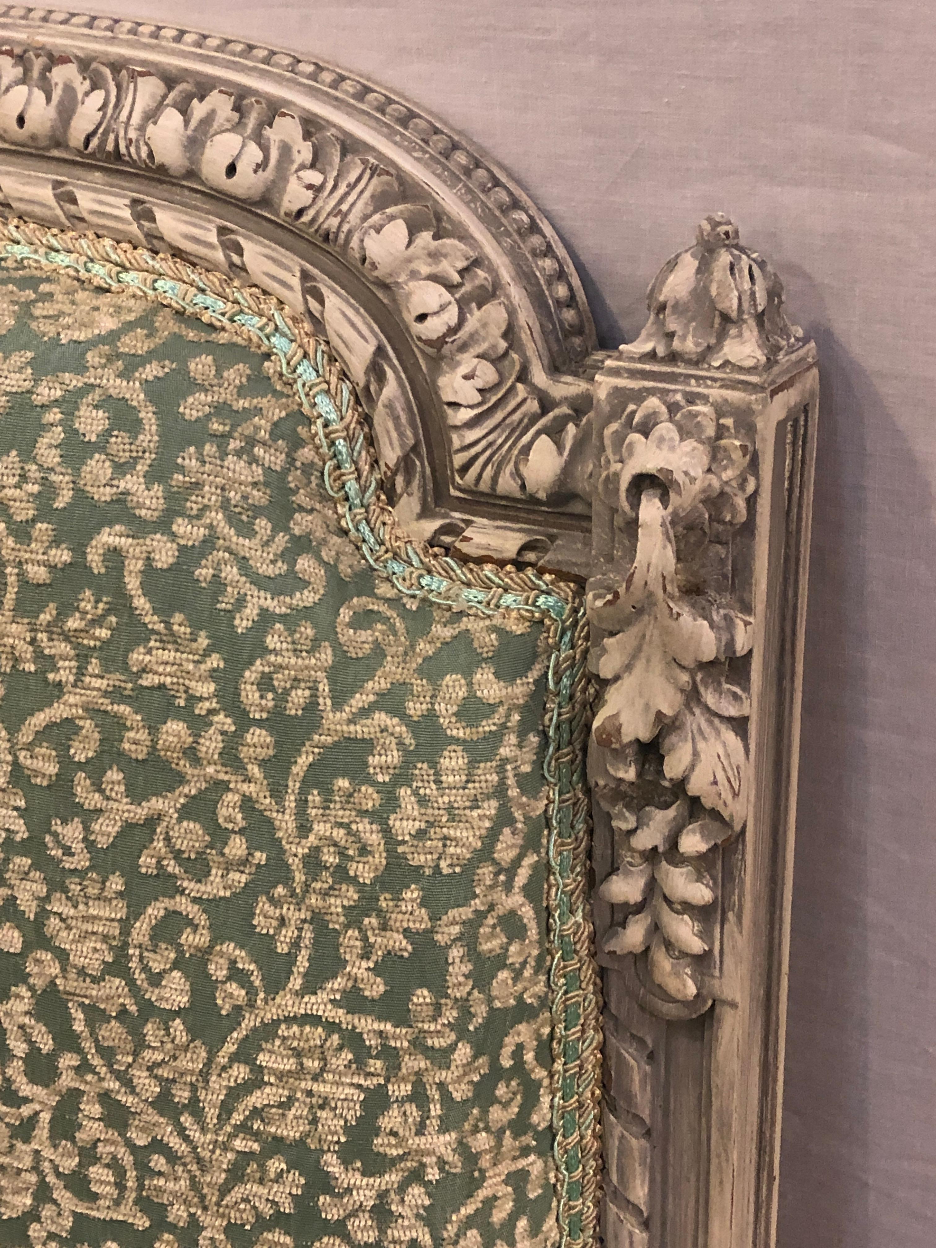 Paire de chaises d'appoint suédoises de style Louis XVI décorées de peinture, XIXe-XXe siècles en vente 2