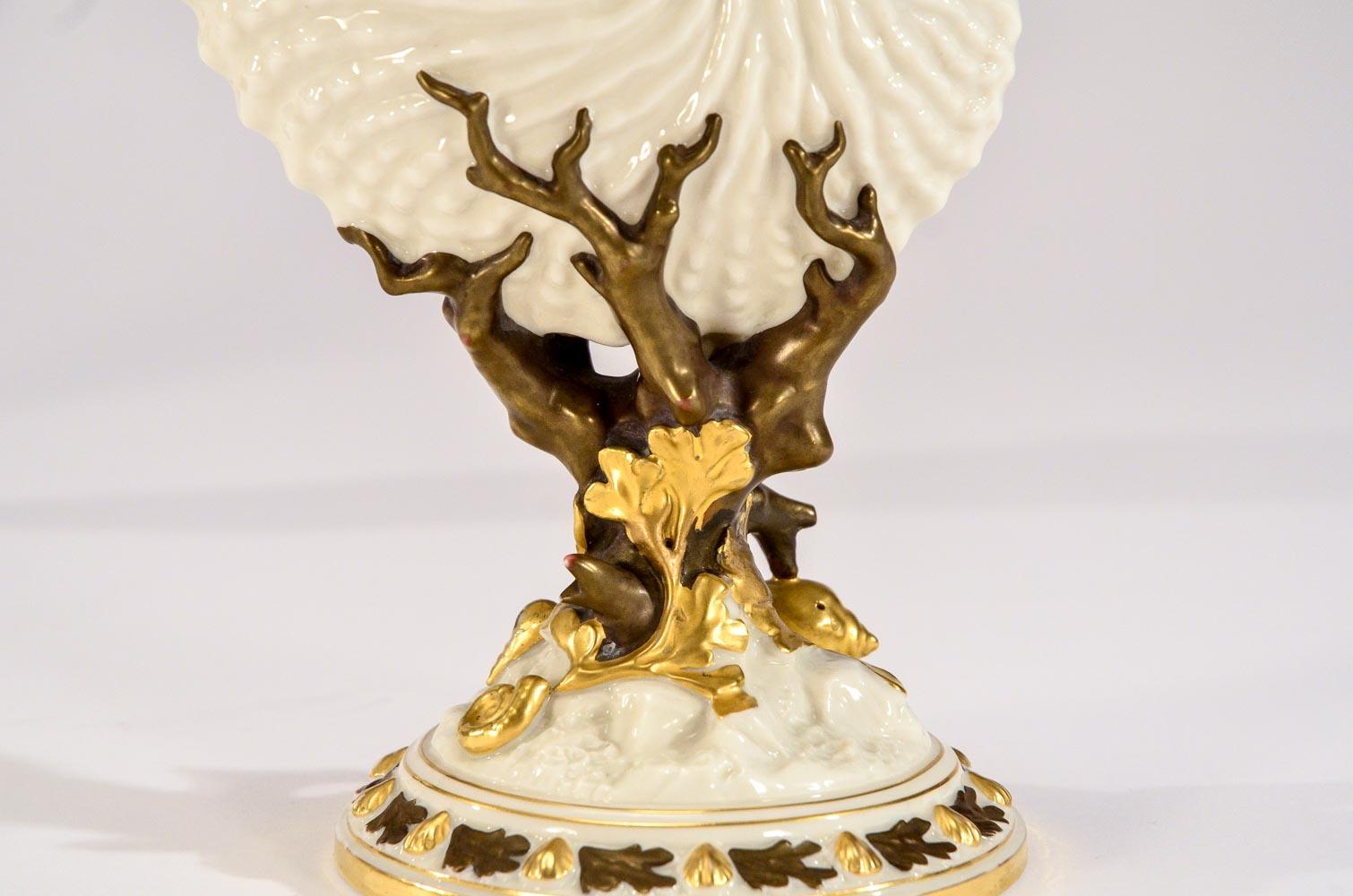 Gilt Pair of 19th Century Aesthetic Movement Royal Worcester Shell and Coral Vases For Sale