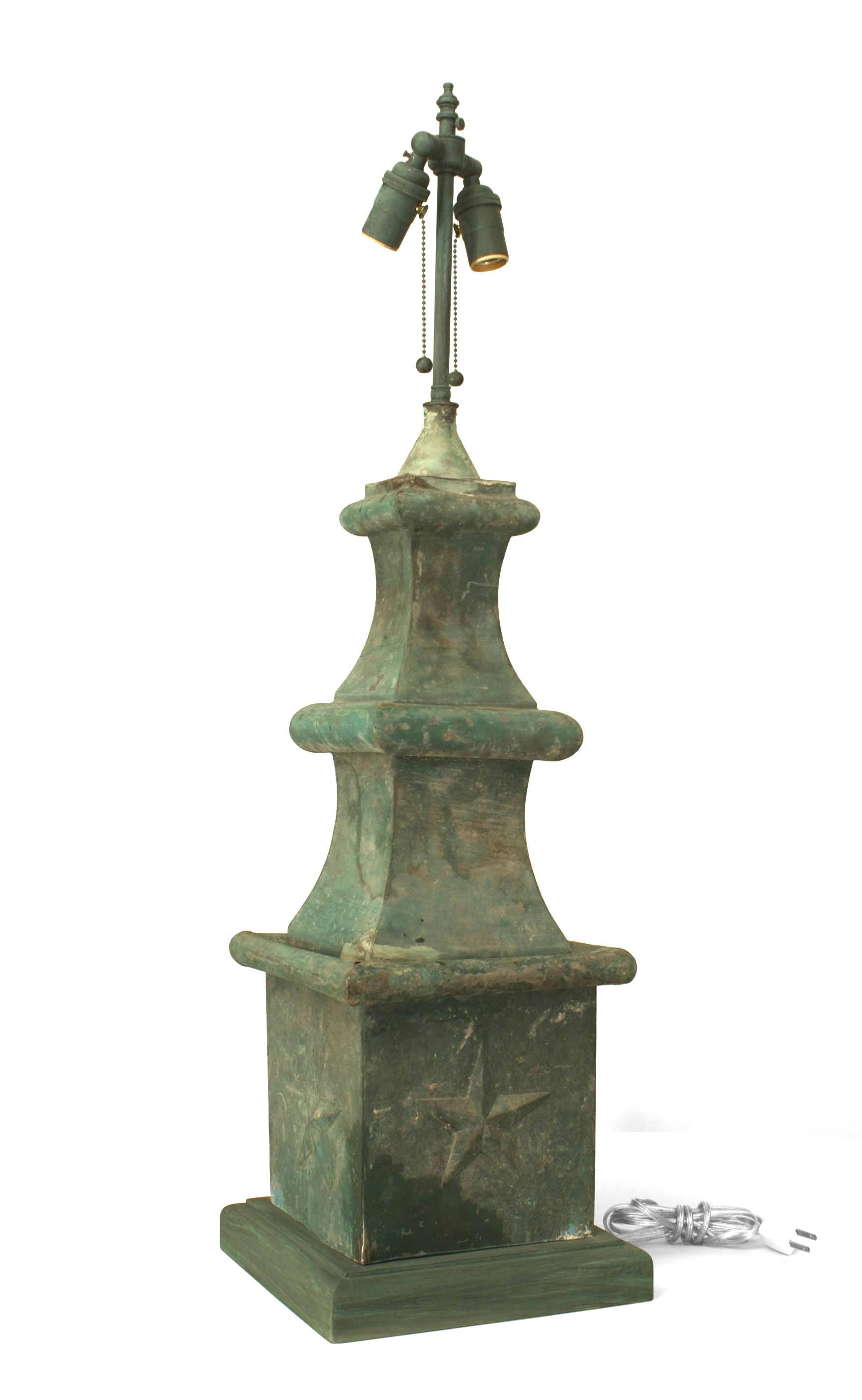 Pair of American Victorian Green Tole Table Lamps In Good Condition In New York, NY