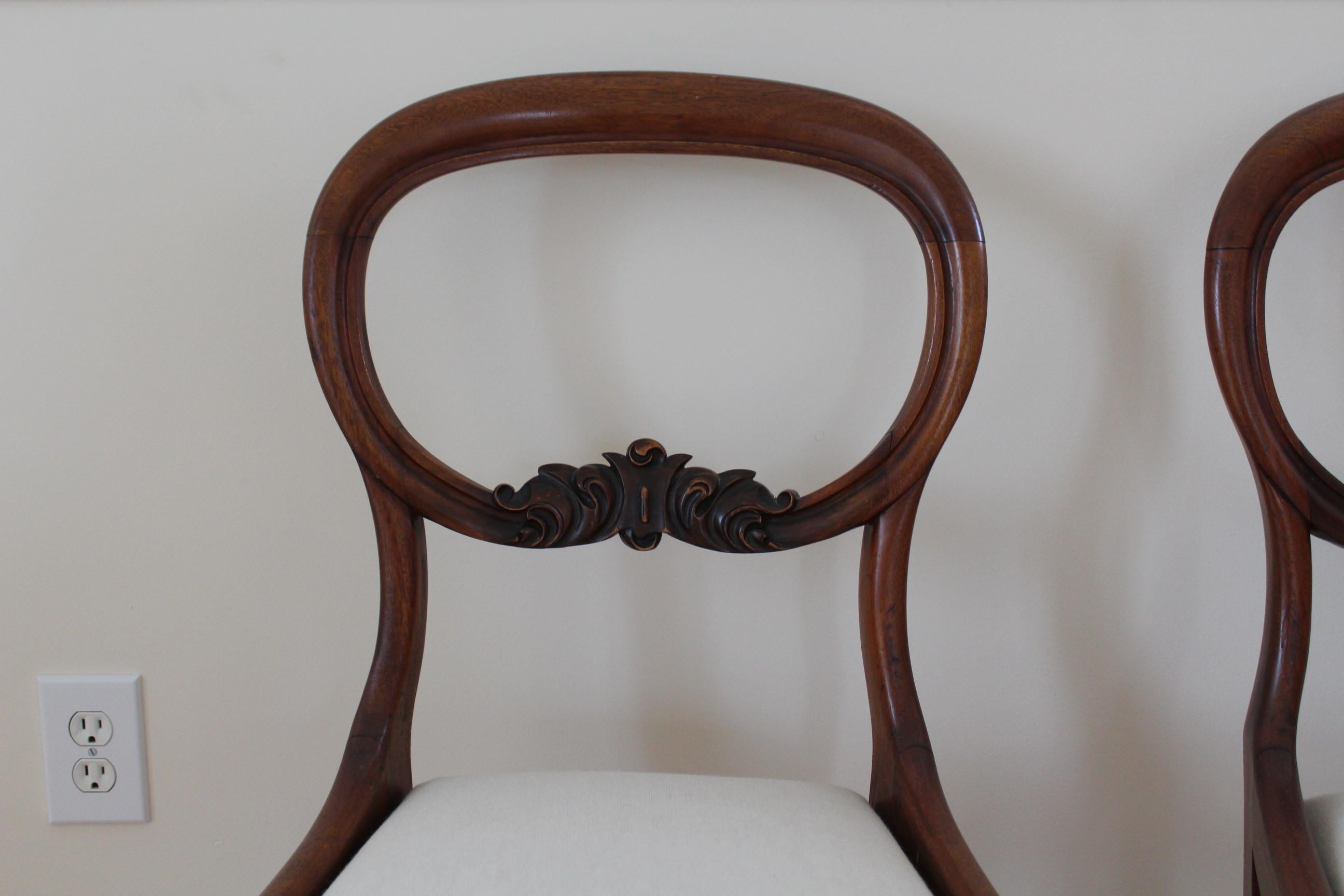 Pair of 19th Century Balloon Back Mahogany Side Chairs For Sale 1