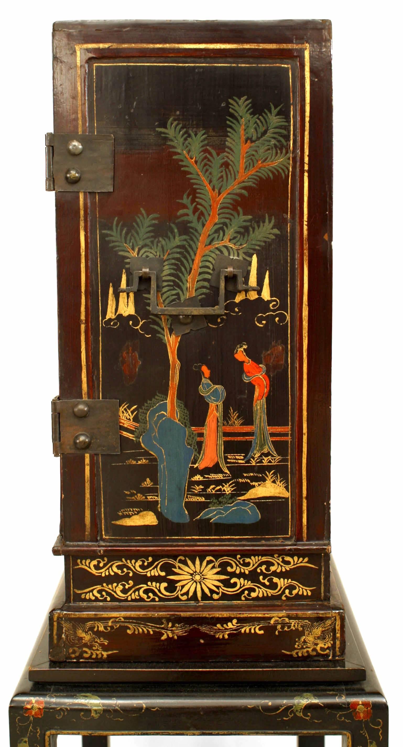 Pair of Chinese Decorated Lacquered Cabinets 3