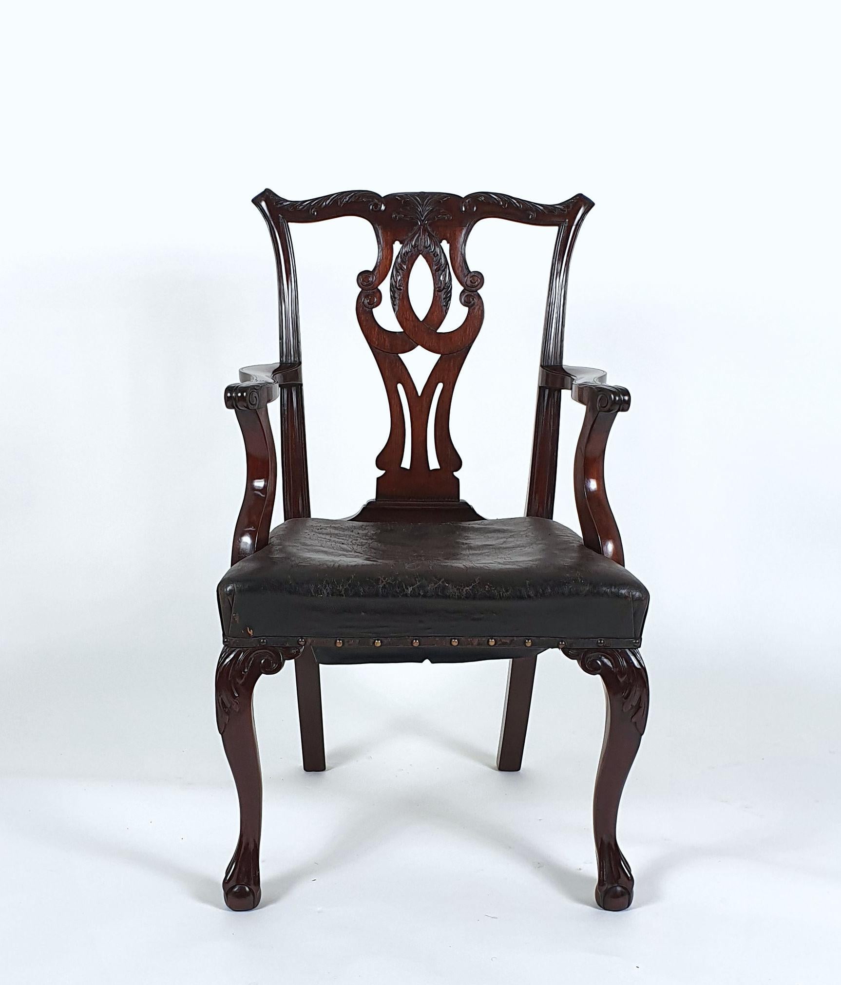 Pair of 19th Century Chippendale Design Carved Mahogany Elbow Chairs In Good Condition For Sale In London, west Sussex