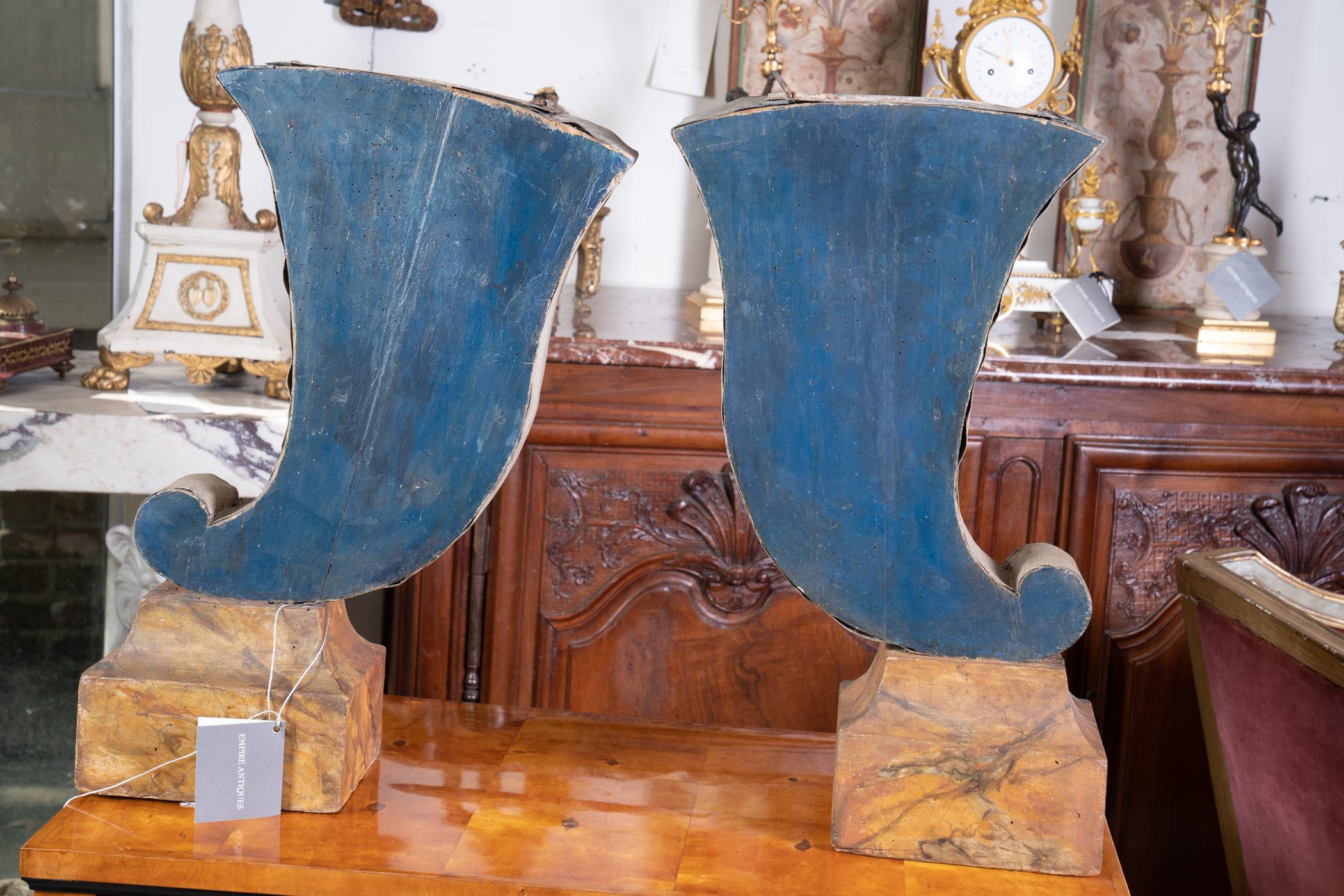 Pair of 19th Century Decorative Tole Planters In Good Condition For Sale In New Orleans, LA