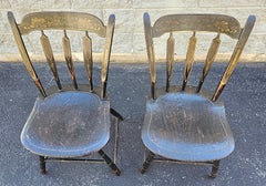 Paire de chaises d'appoint ébonisées et décorées A.C.I.C.