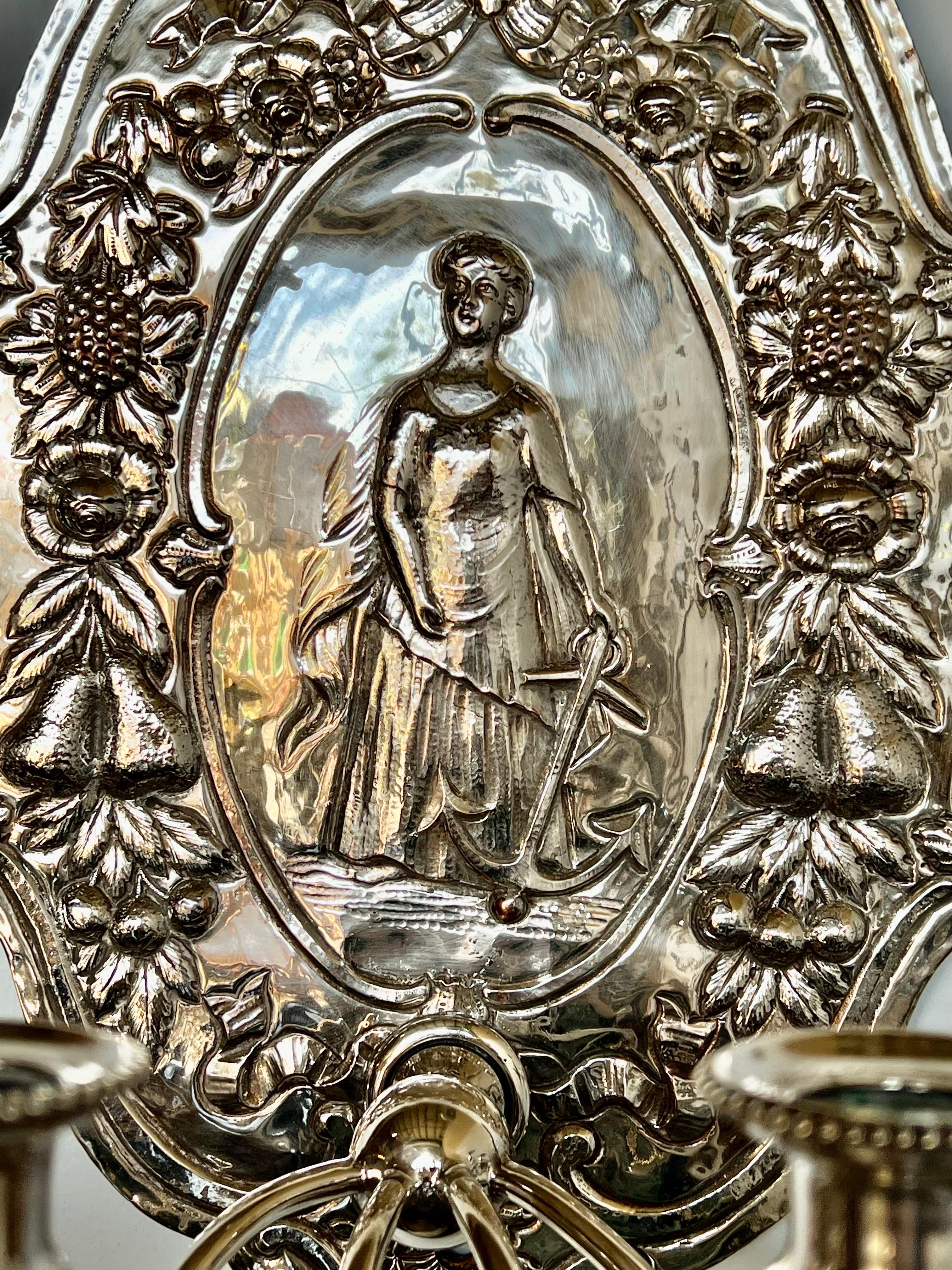 Pareja de candelabros plateados ingleses del s. XIX Plateado en venta