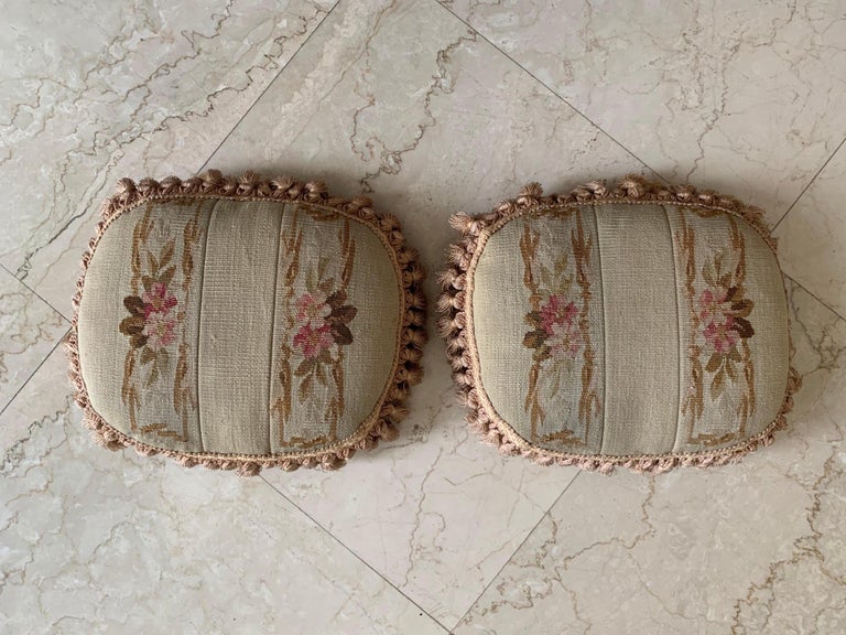 19th Century Pair of French Provincial Pillows with Foliage and Petite Tassels For Sale