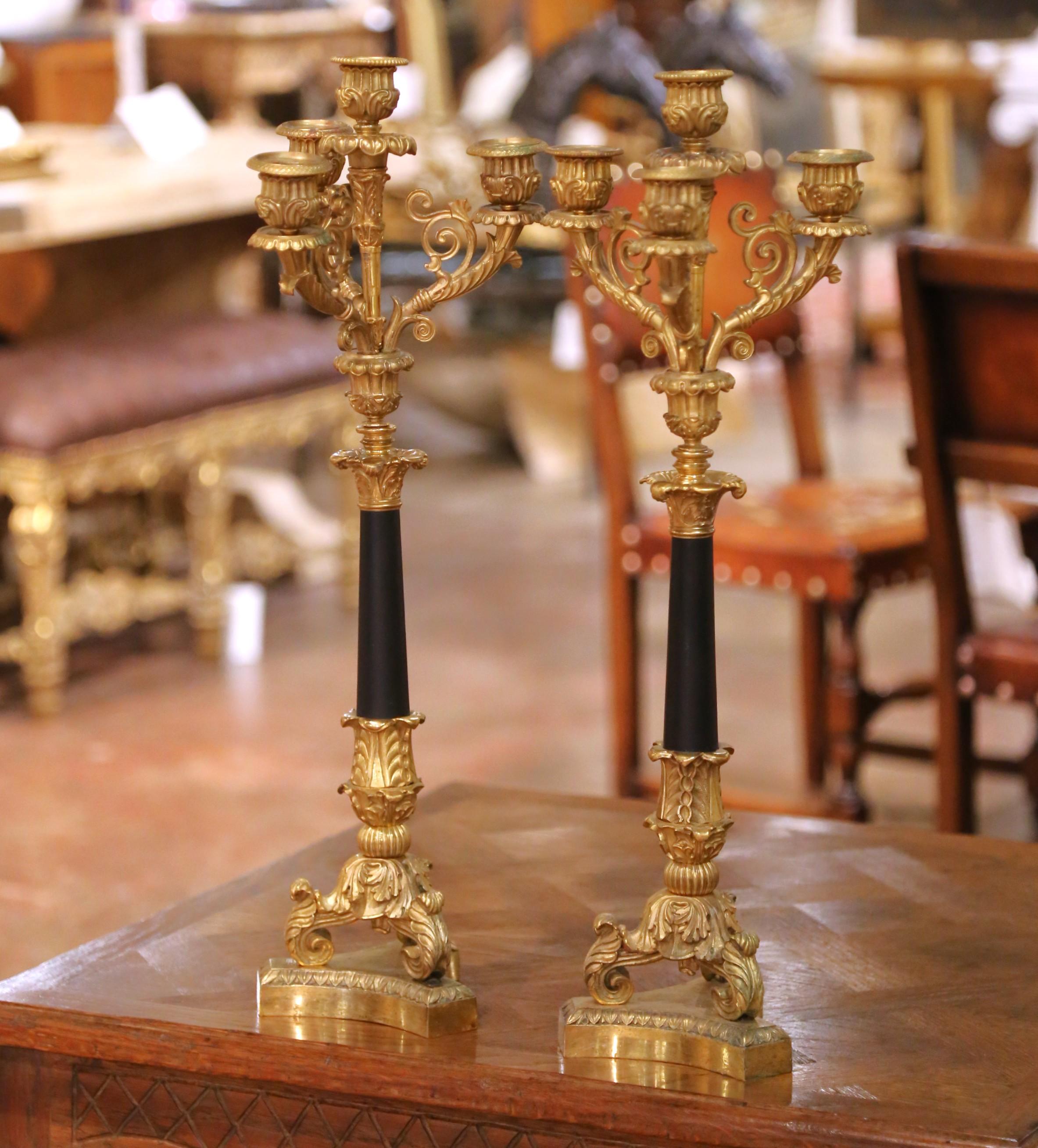Dorato Pair of 19th C. French Empire Bronze and Patinated Brass Four-Light Candelabra in vendita