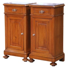Paire de tables de chevet en acajou Louis Philippe du 19e C. avec dessus en marbre