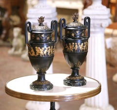 Coppia di cassette in ghisa neoclassiche francesi del XIX secolo su basi in marmo