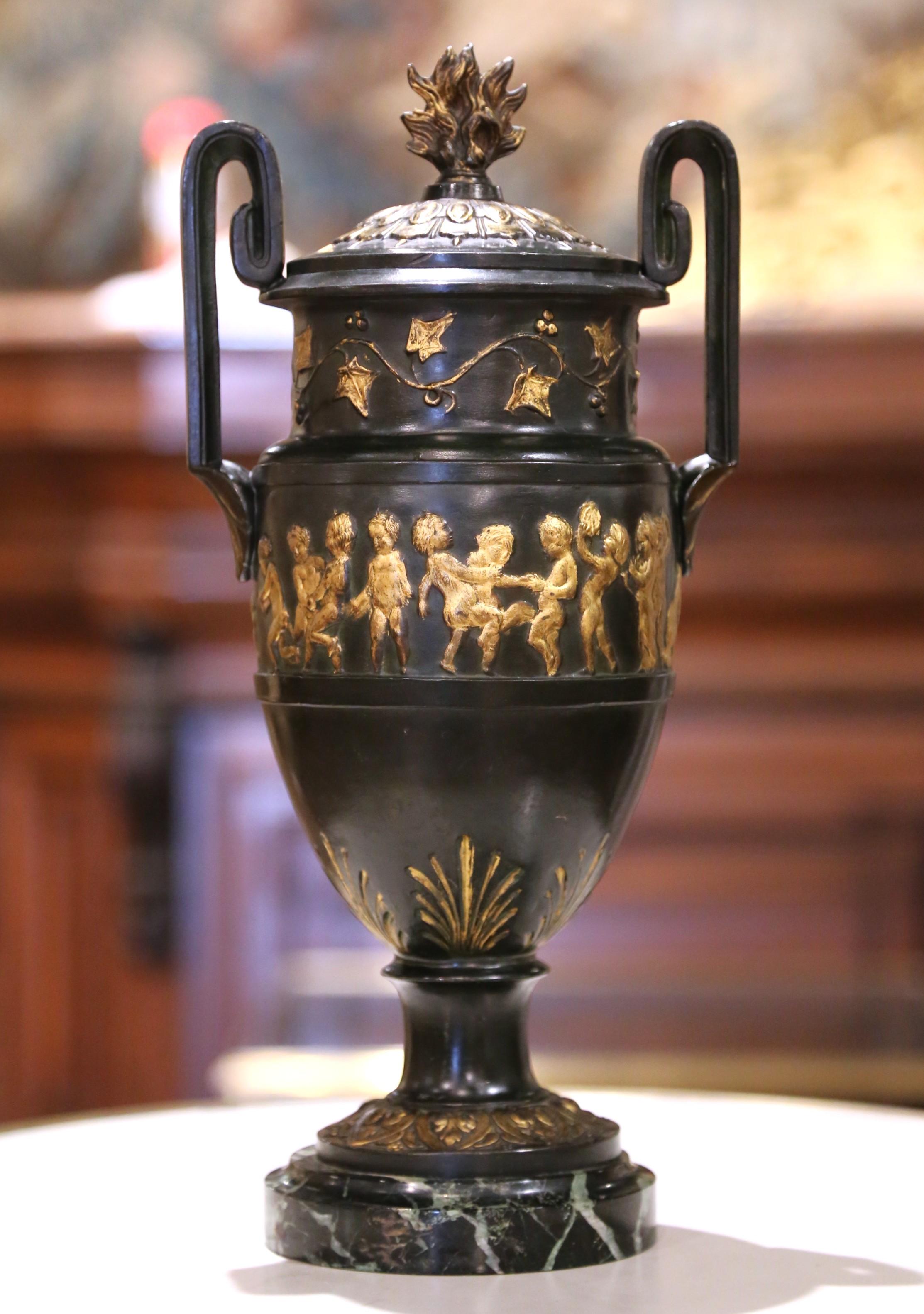 Pair of 19th C. French Neoclassical Cast Iron Cassolettes Urns on Marble Bases In Excellent Condition For Sale In Dallas, TX