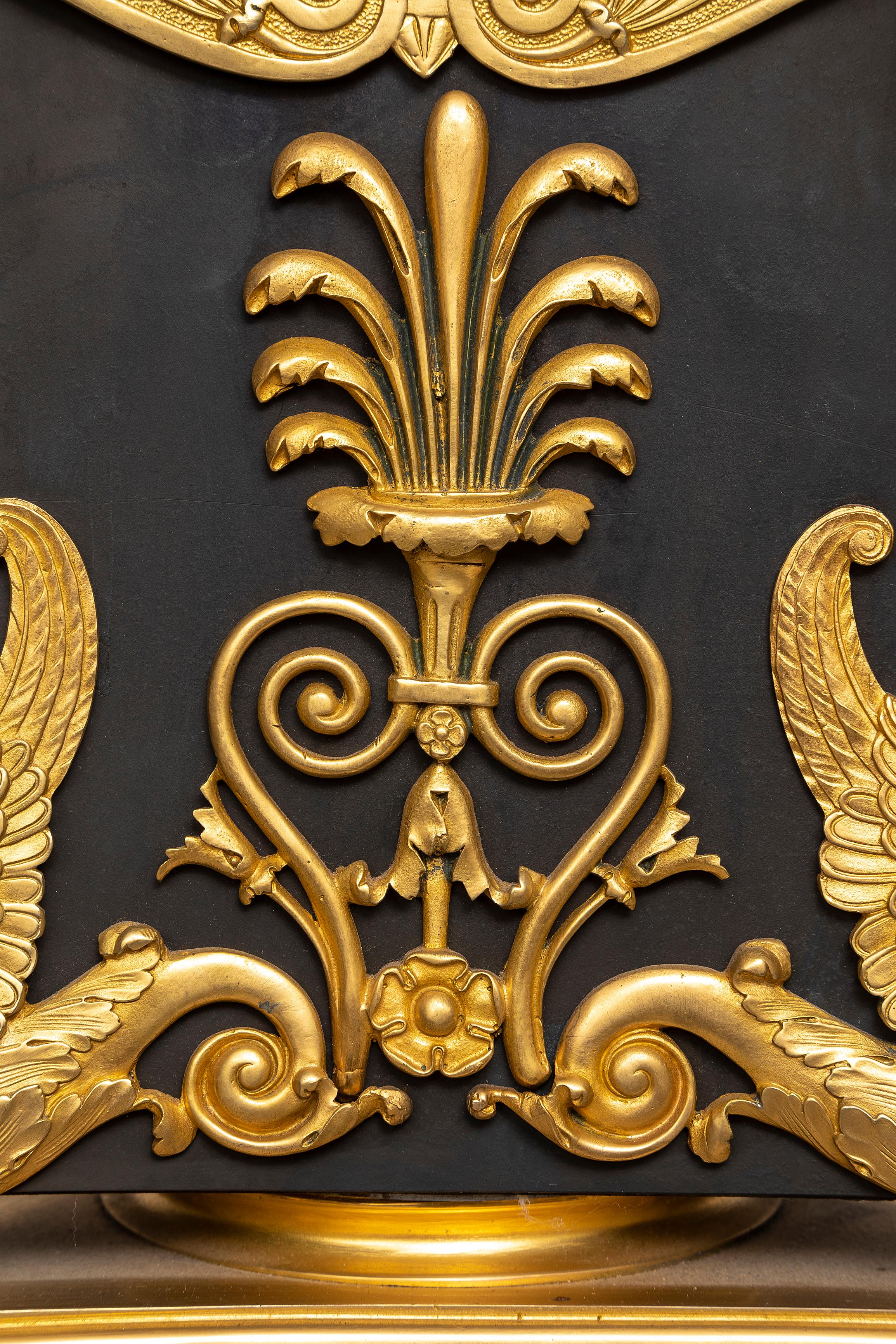 Paire de torchères/lampes de sol françaises du 19e siècle en bronze doré et patiné en vente 3