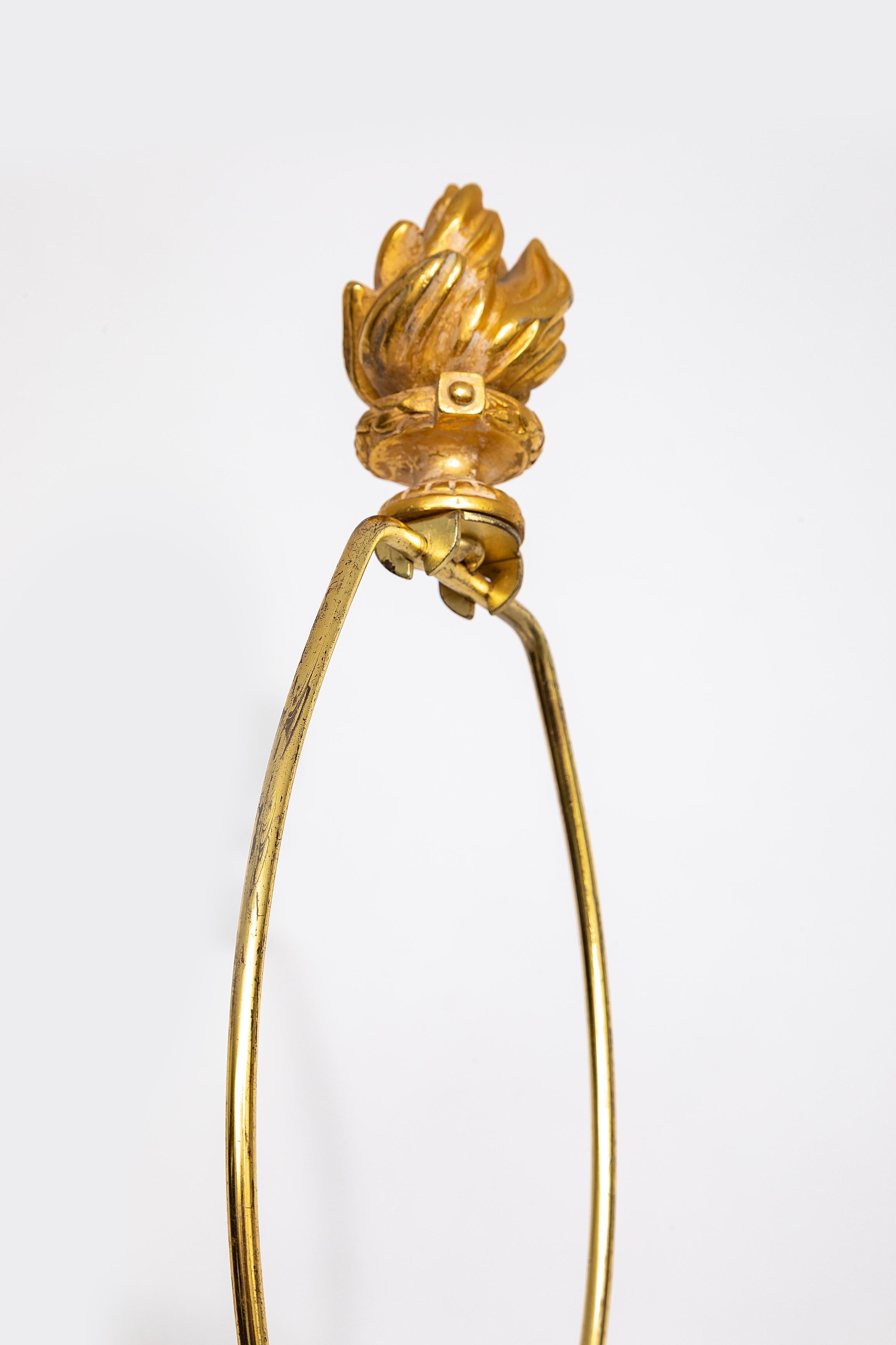 Doré Paire de torchères/lampes de sol françaises du 19e siècle en bronze doré et patiné en vente