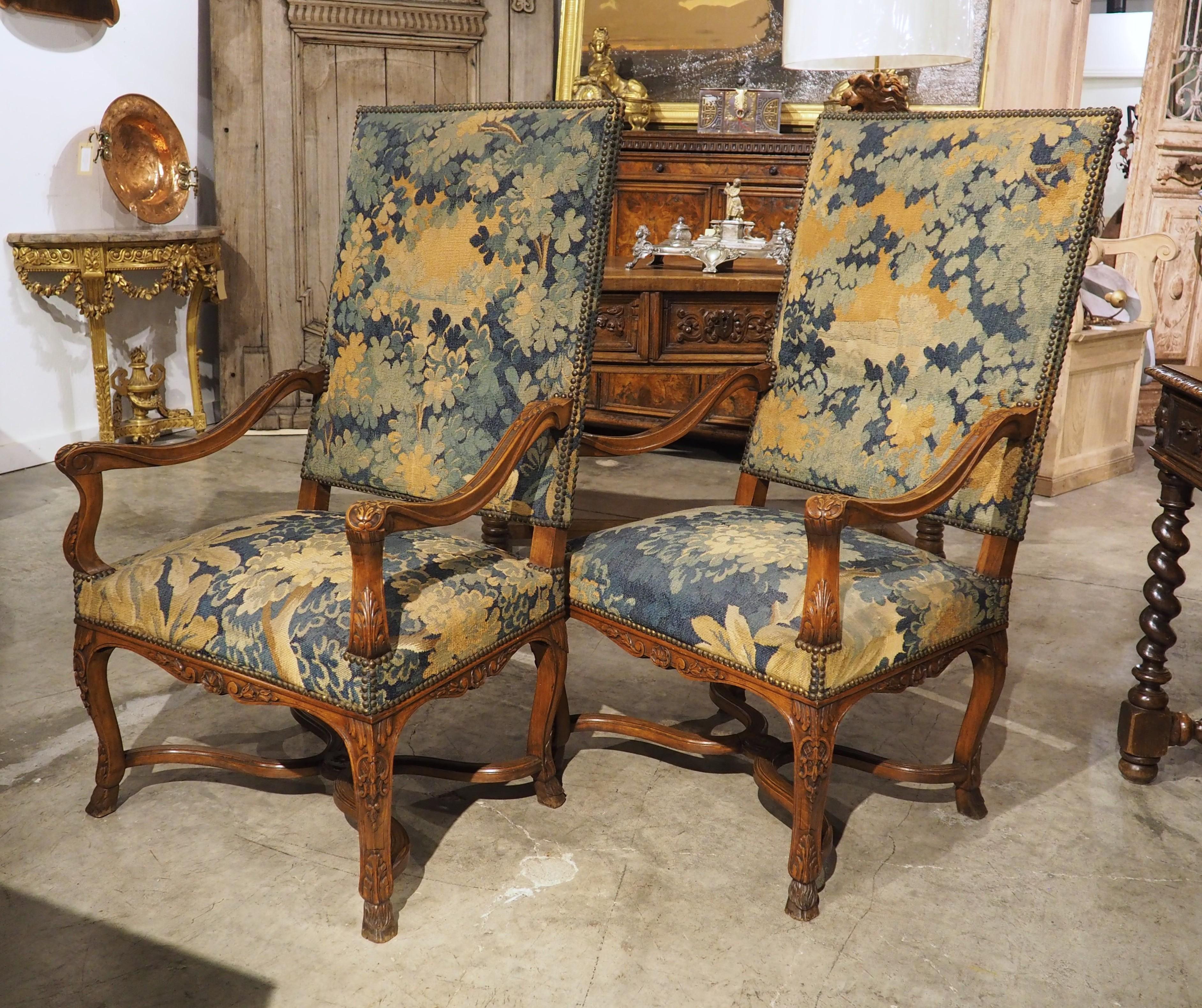 Paar französische Sessel im Regence-Stil des 19. Jh. mit Verdure-Tapisserie-Polsterung im Zustand „Gut“ im Angebot in Dallas, TX