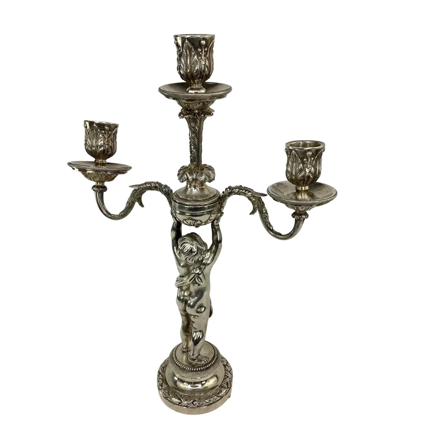 Francese Coppia di candelabri Putti in bronzo argentato francese del XIX secolo in vendita