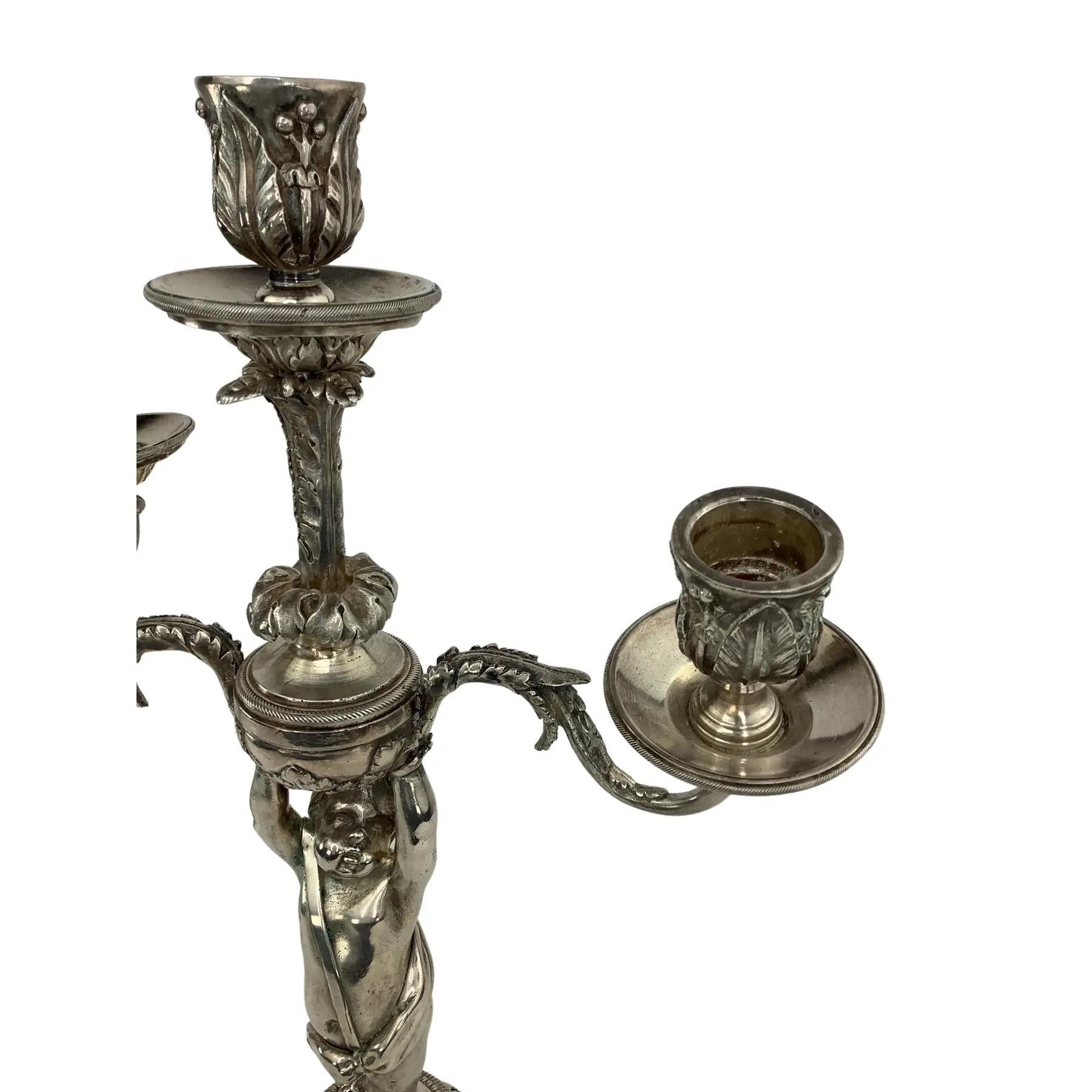 Coppia di candelabri Putti in bronzo argentato francese del XIX secolo in vendita 1