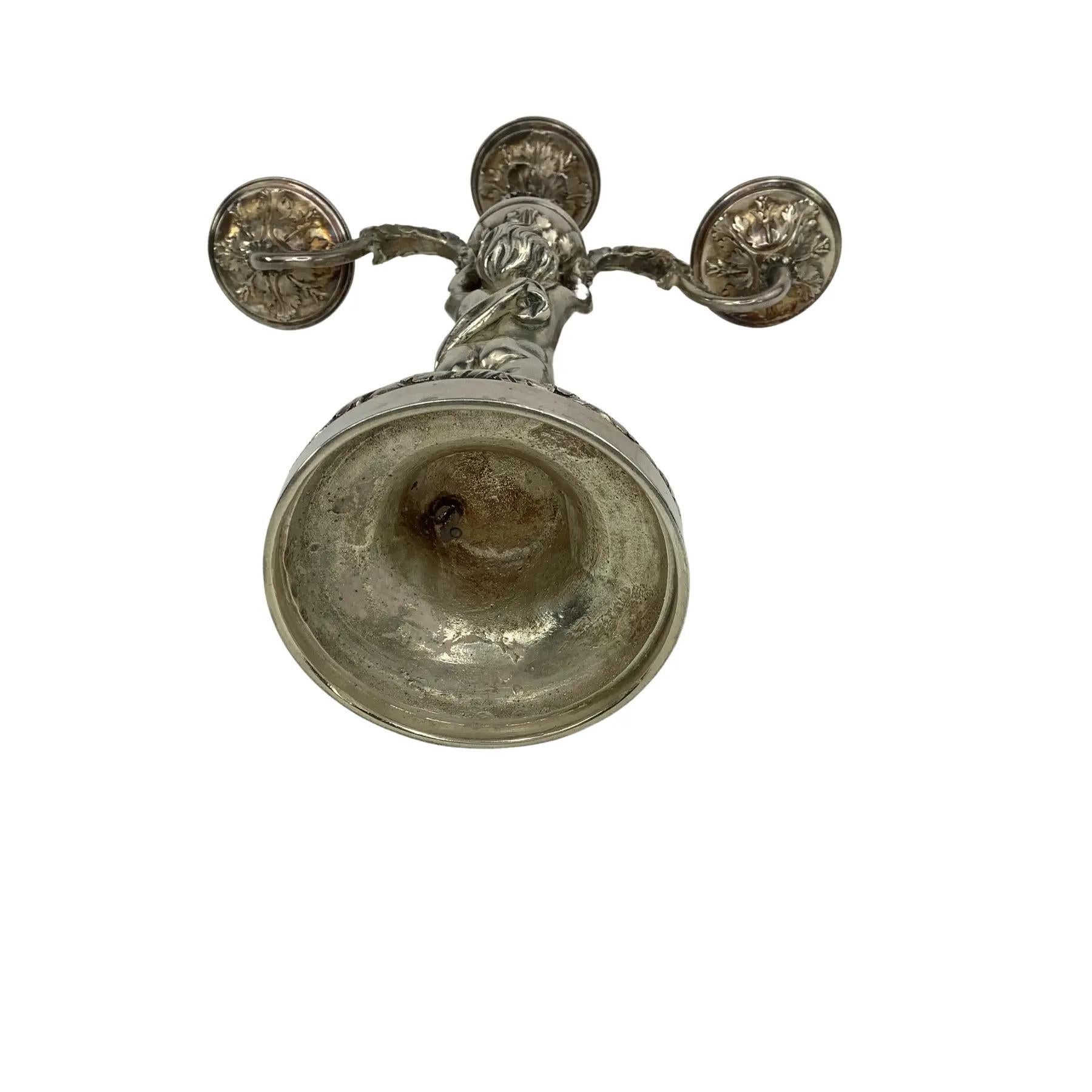 Coppia di candelabri Putti in bronzo argentato francese del XIX secolo in vendita 2