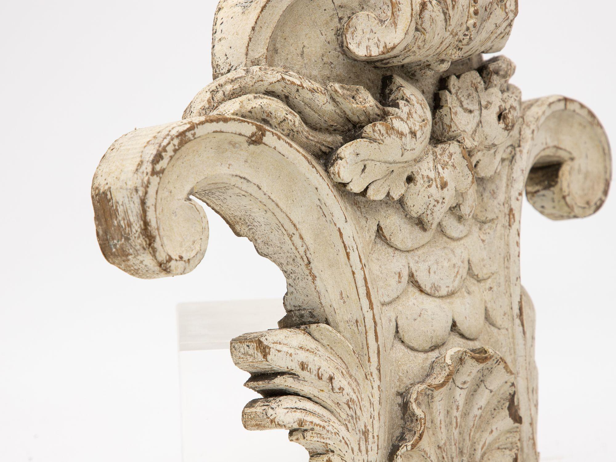Pair of 19th c. French Woodwork Corbels For Sale 2