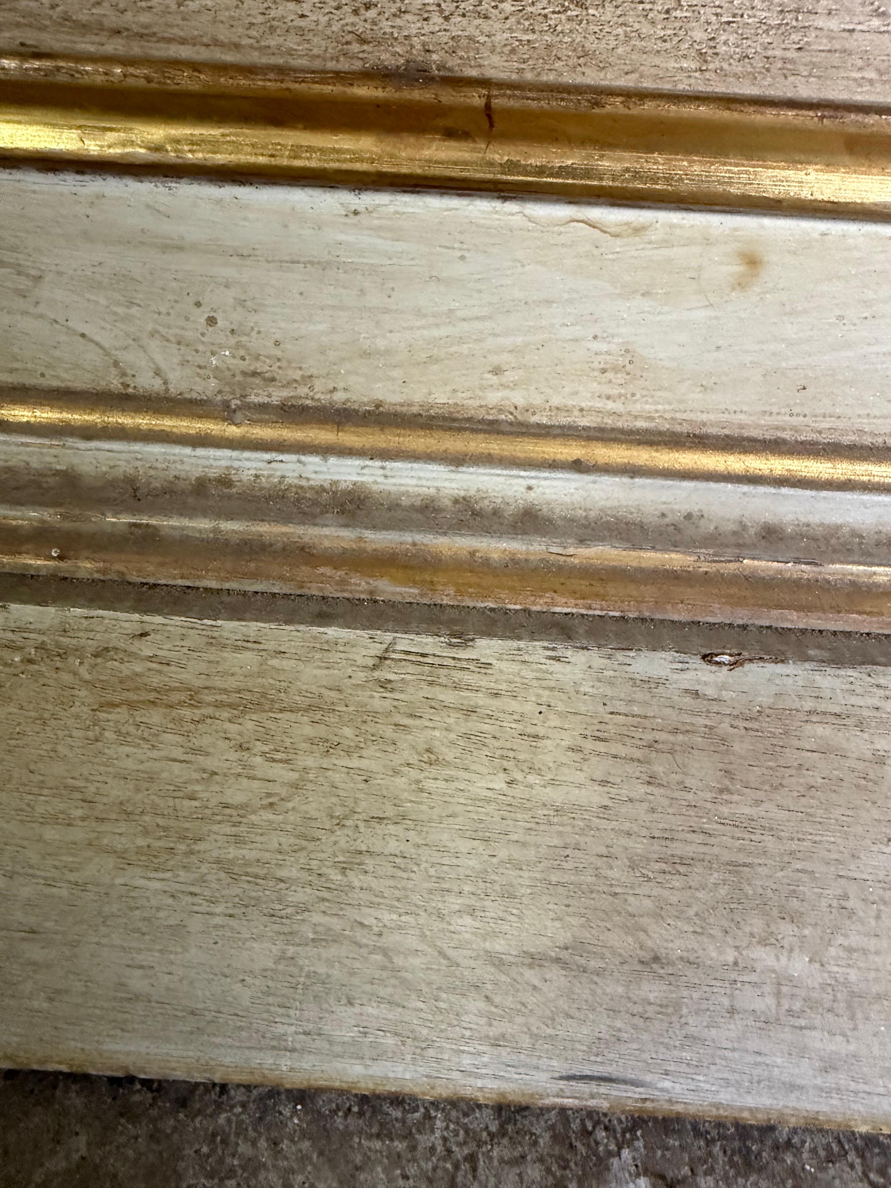 Paire d'encadrements de porte italiens du A.I.C. avec Antique Mirror en vente 6
