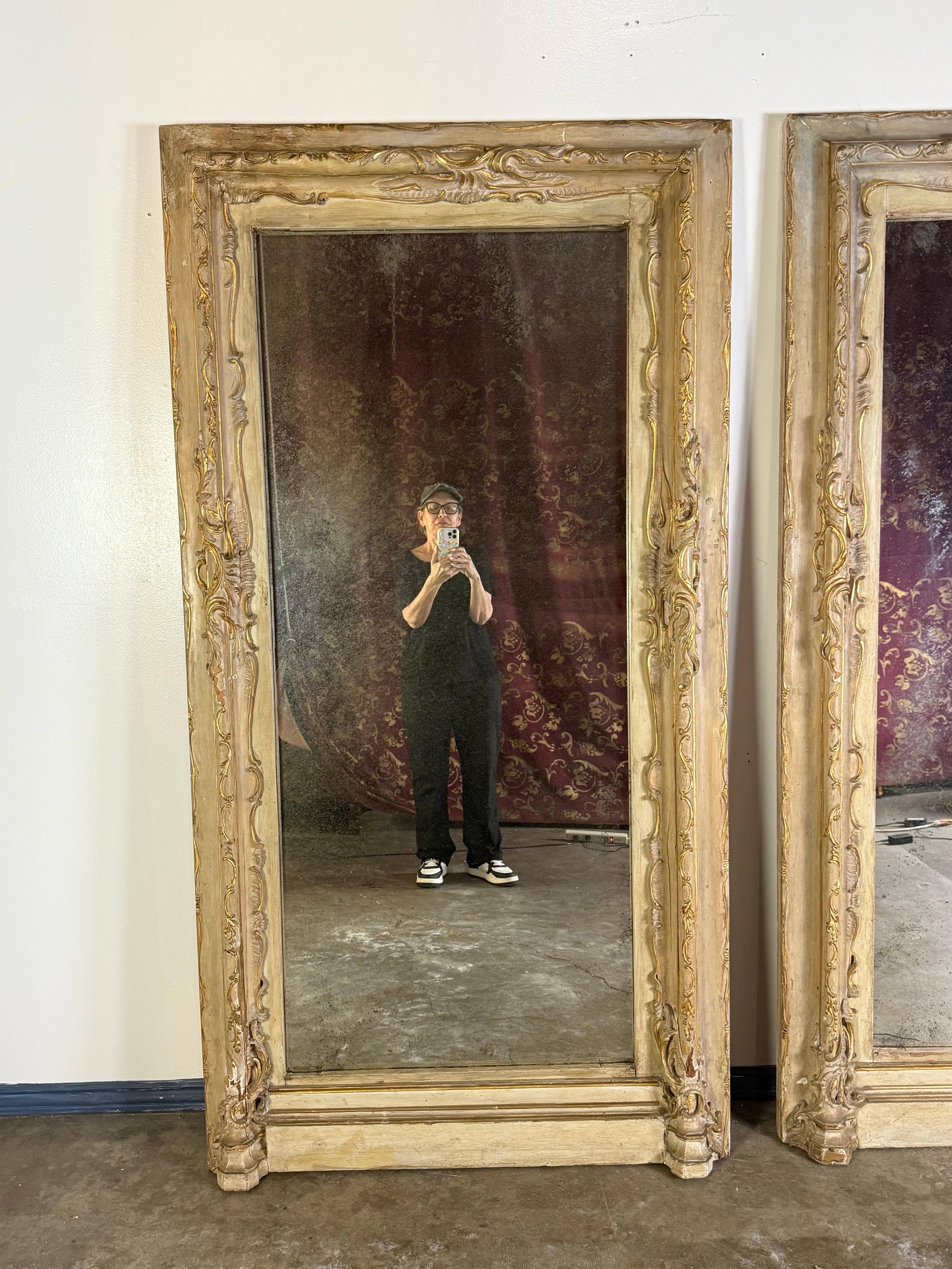Néoclassique Paire d'encadrements de porte italiens du A.I.C. avec Antique Mirror en vente