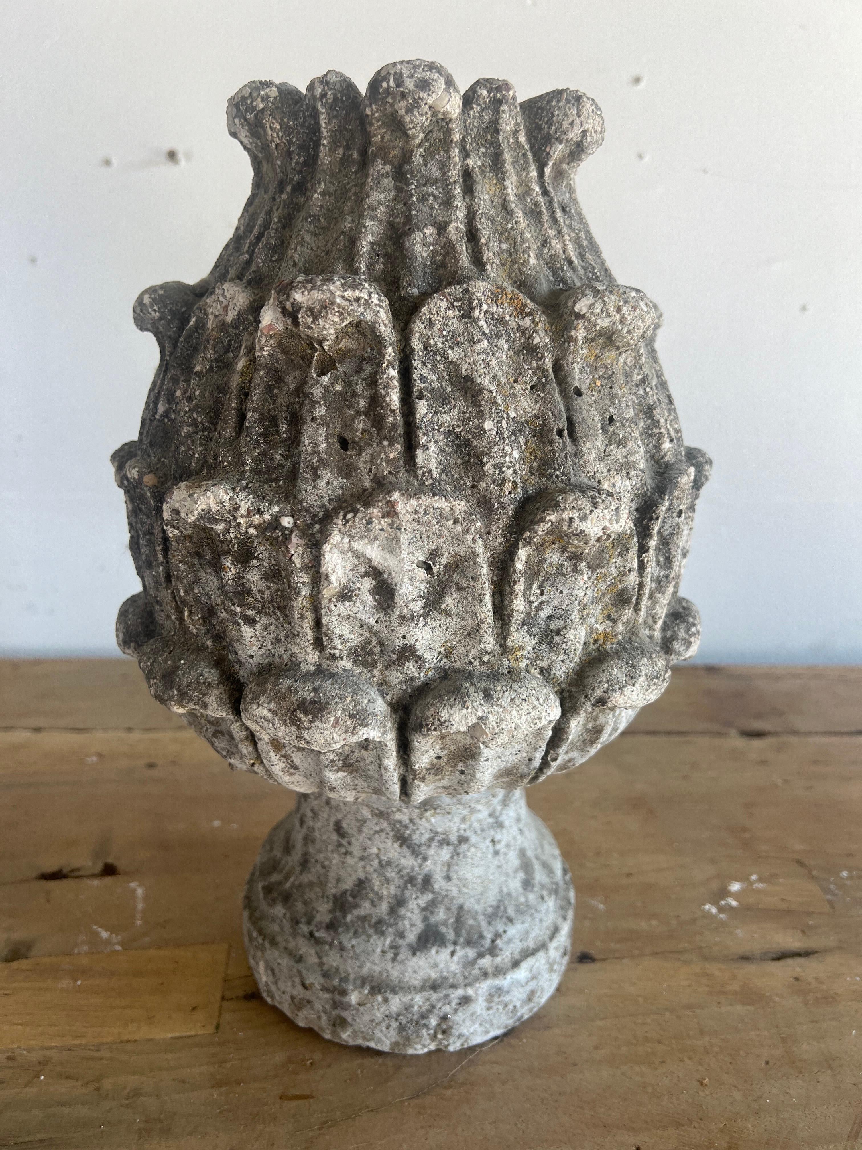 Paar italienische Stone Artischocken aus dem 19. (Italienisch) im Angebot
