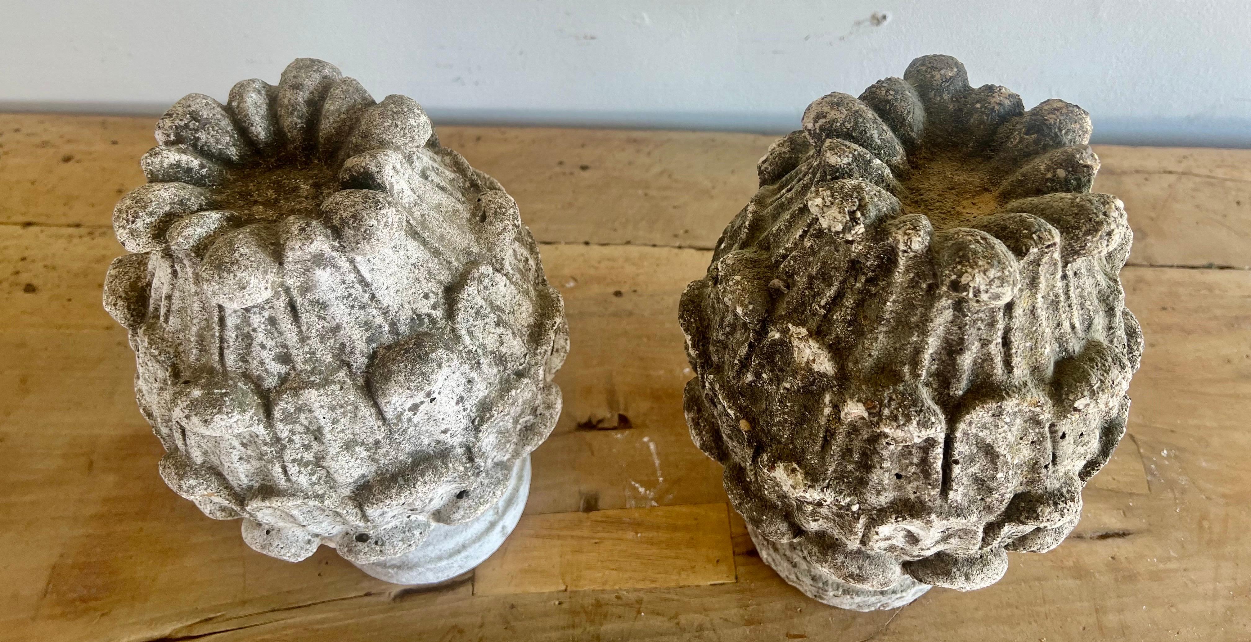 Paar italienische Stone Artischocken aus dem 19. (19. Jahrhundert) im Angebot