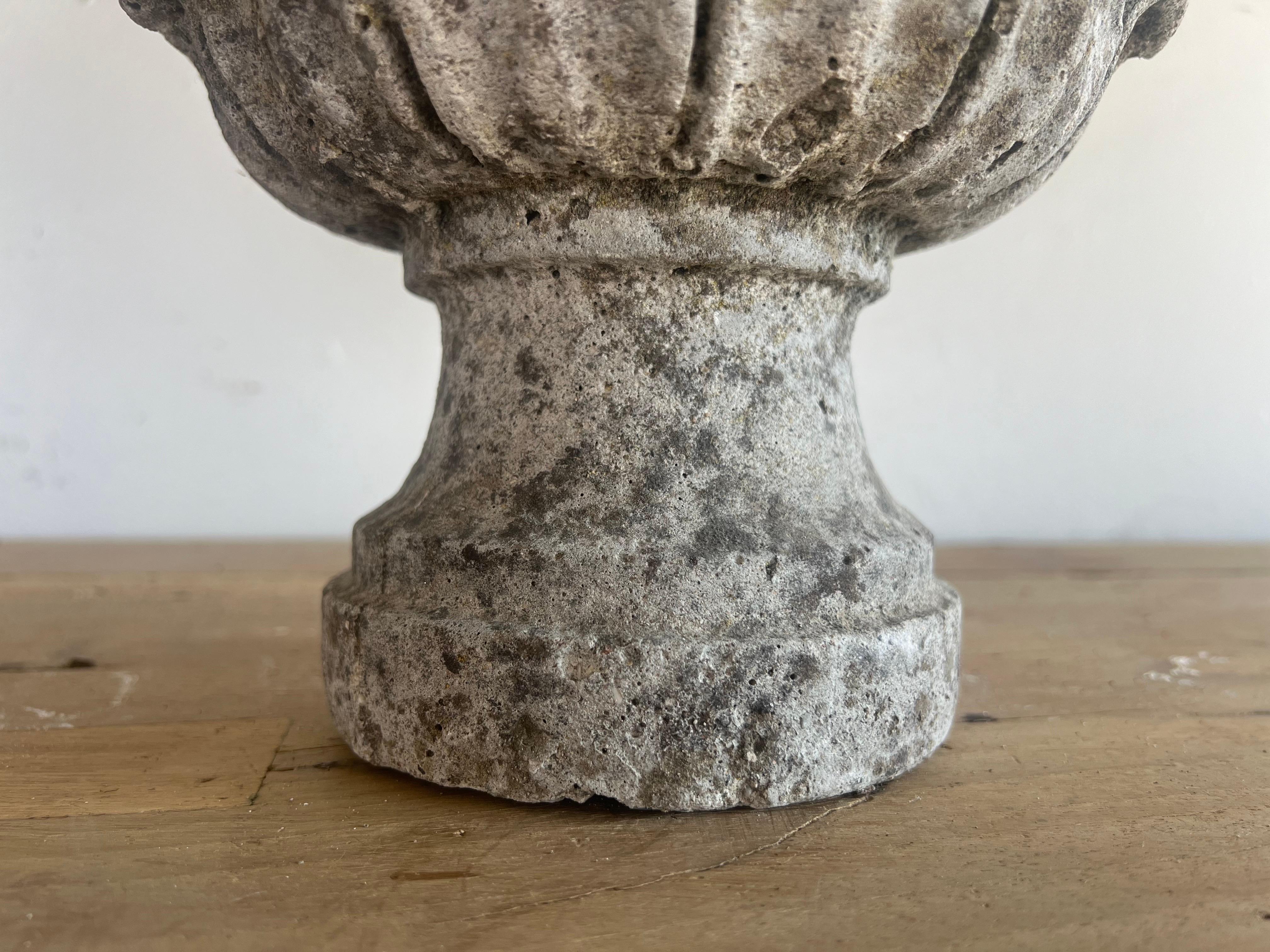 Paar italienische Stone Artischocken aus dem 19. im Angebot 1