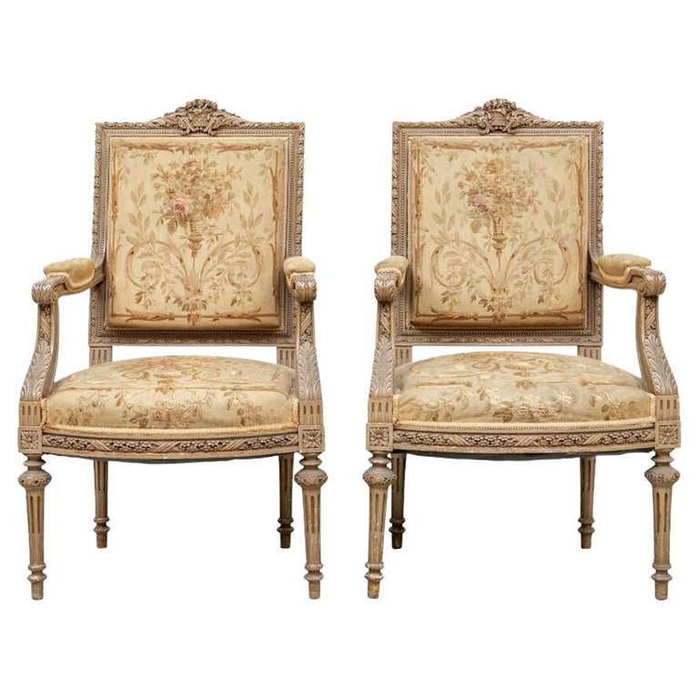 A pair of royal Louis XVI giltwood marquises, by Jean-Baptiste II