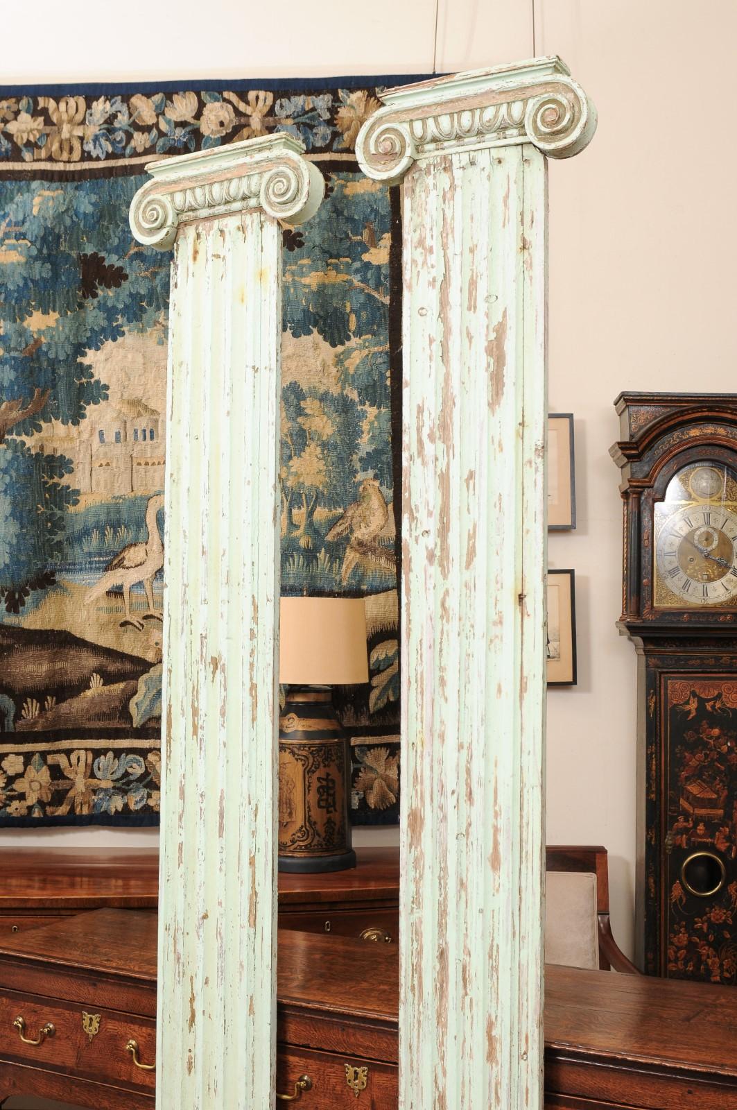 Par de Columnas Pilastra Arquitectónicas de Madera Tallada en Verde Pálido Pintadas del S. XIX en venta 7