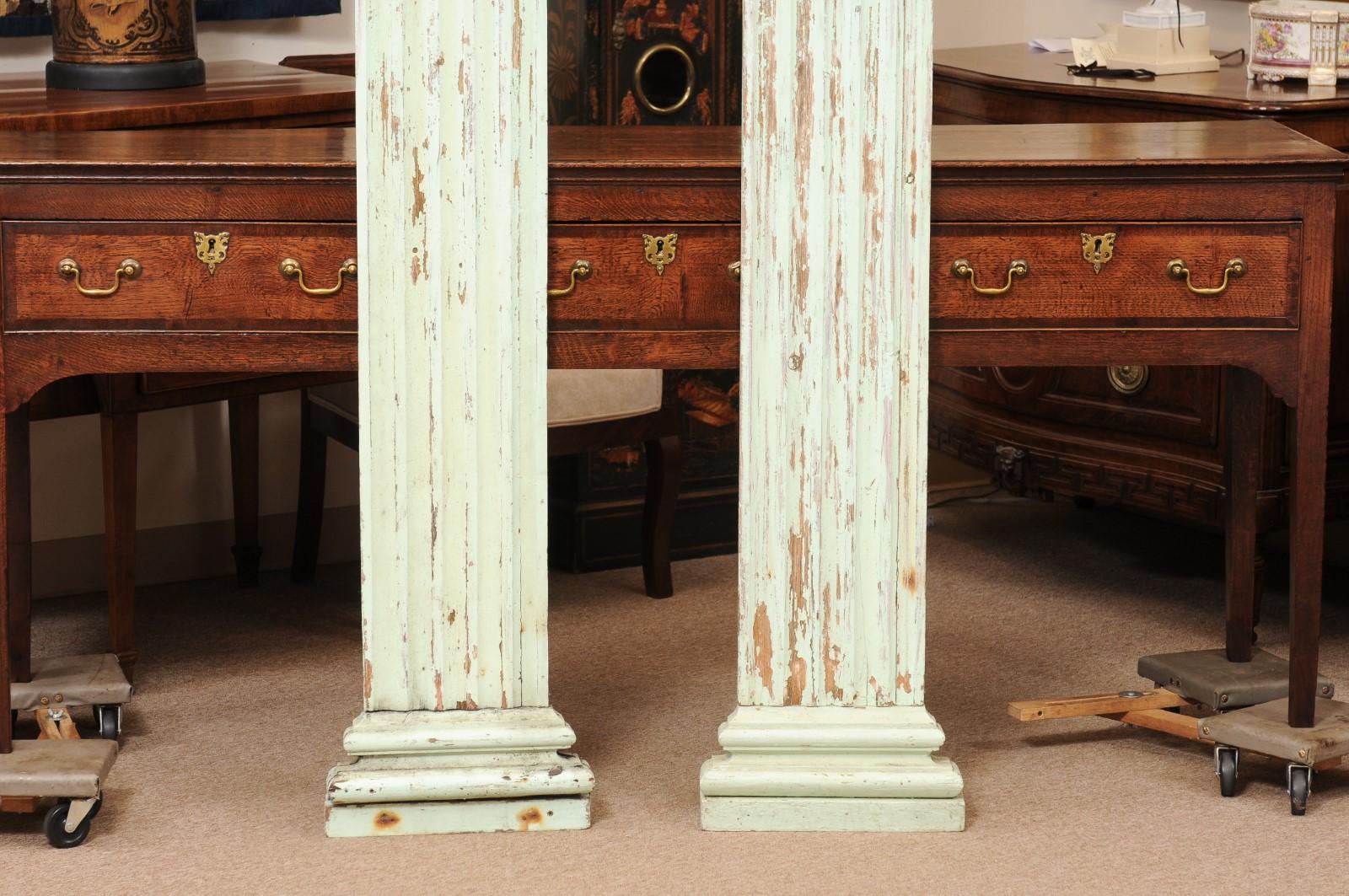 Par de Columnas Pilastra Arquitectónicas de Madera Tallada en Verde Pálido Pintadas del S. XIX siglo XIX en venta