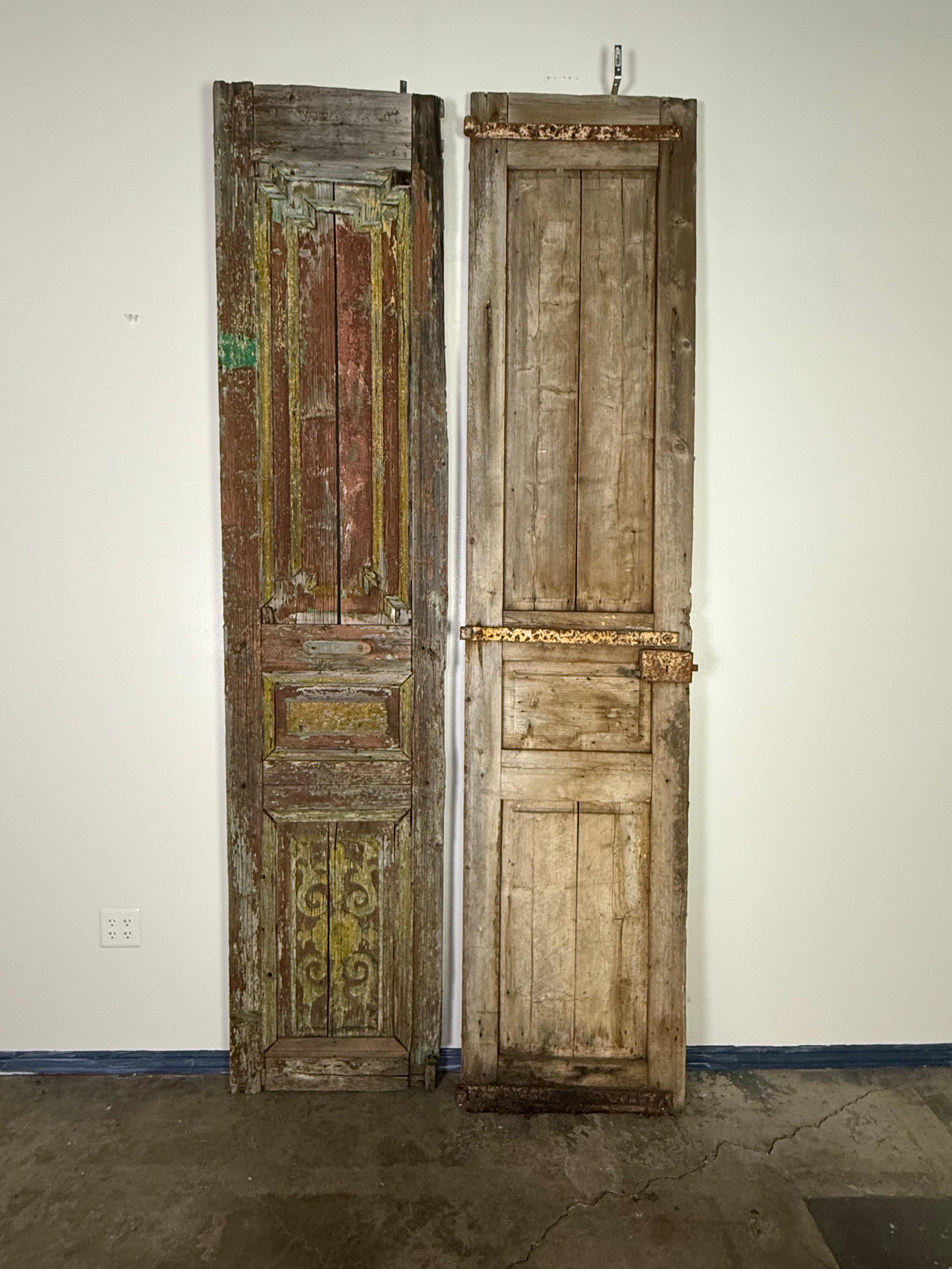 Coppia di porte dipinte in stile rustico del 19° secolo in vendita 12