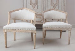 Paire de chaises suédoises gustaviennes Sulla du 19ème siècle en peinture d'origine